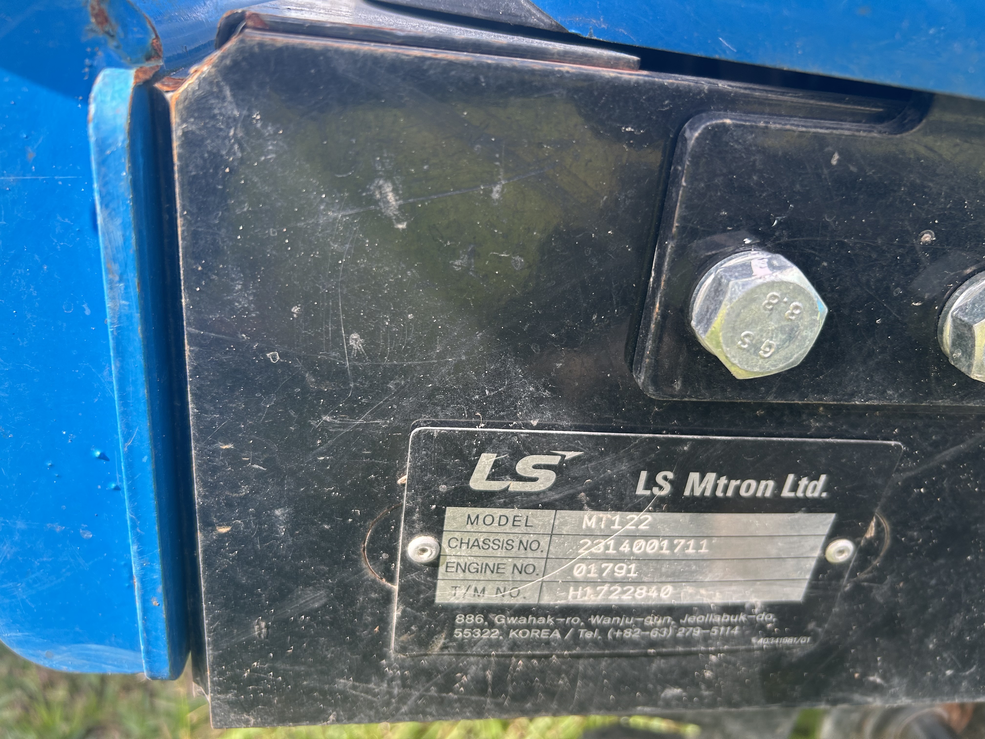 LS Tractor MT122 Tractor Compact