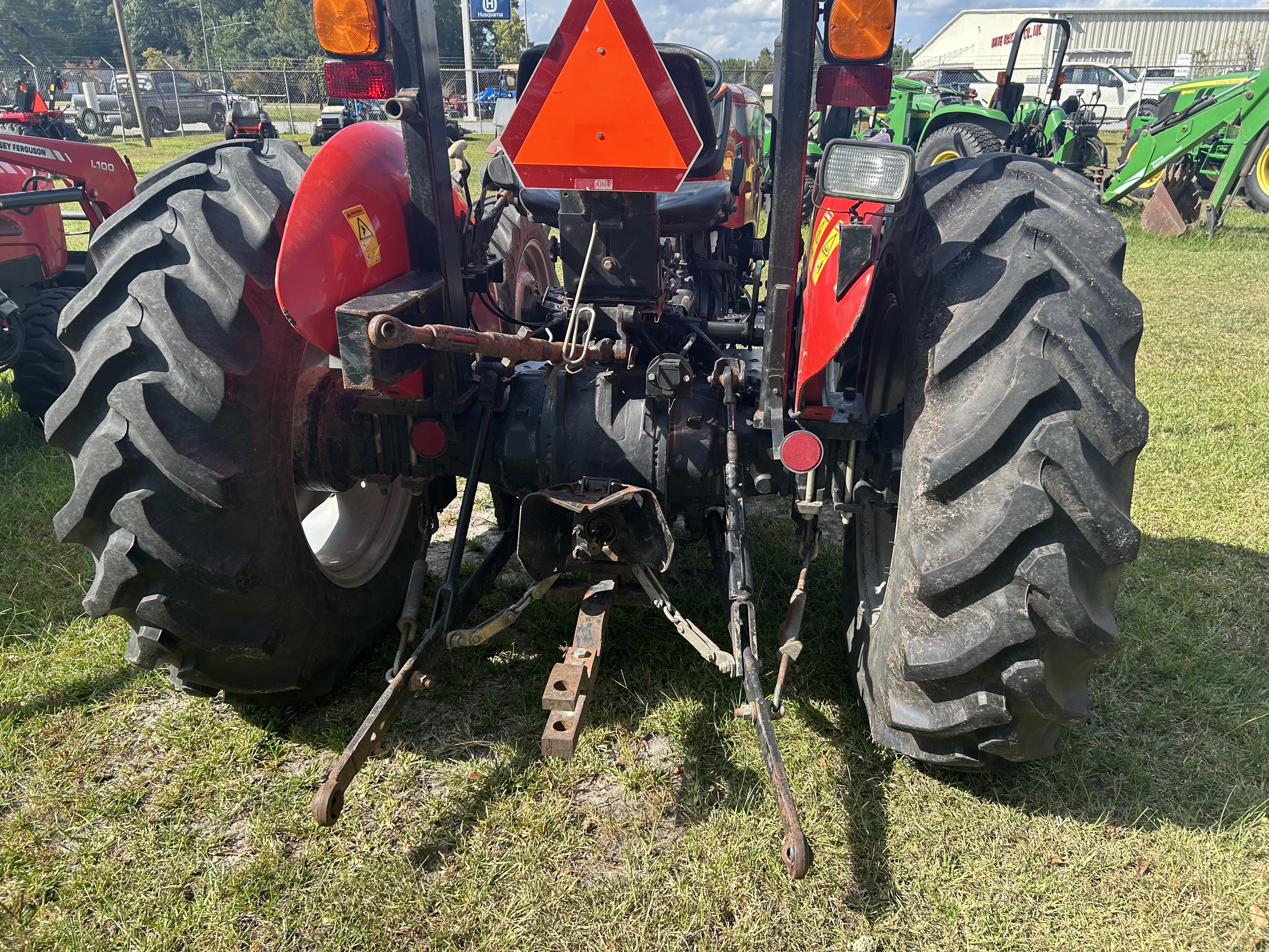 2009 Massey Ferguson 2615 Tractor