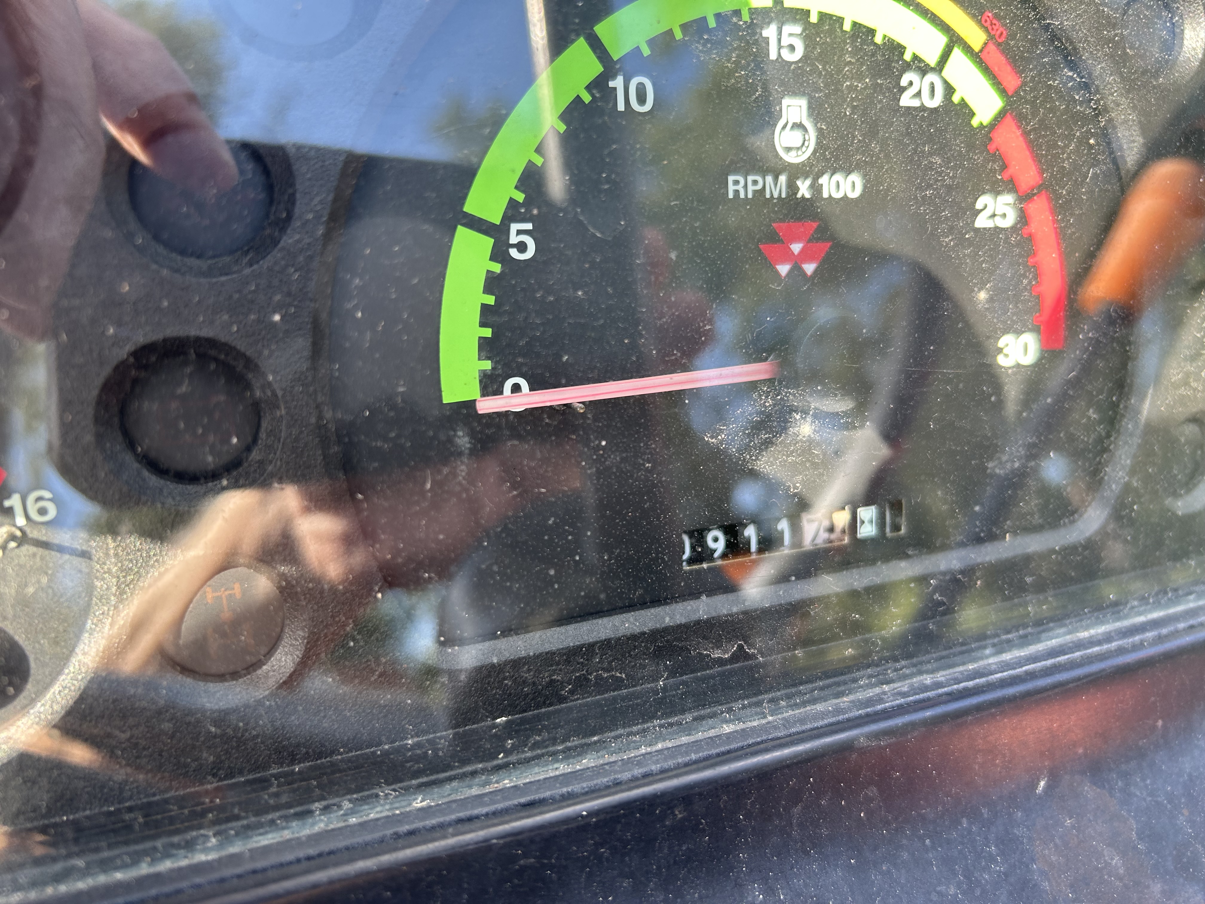 2009 Massey Ferguson 2615 Tractor