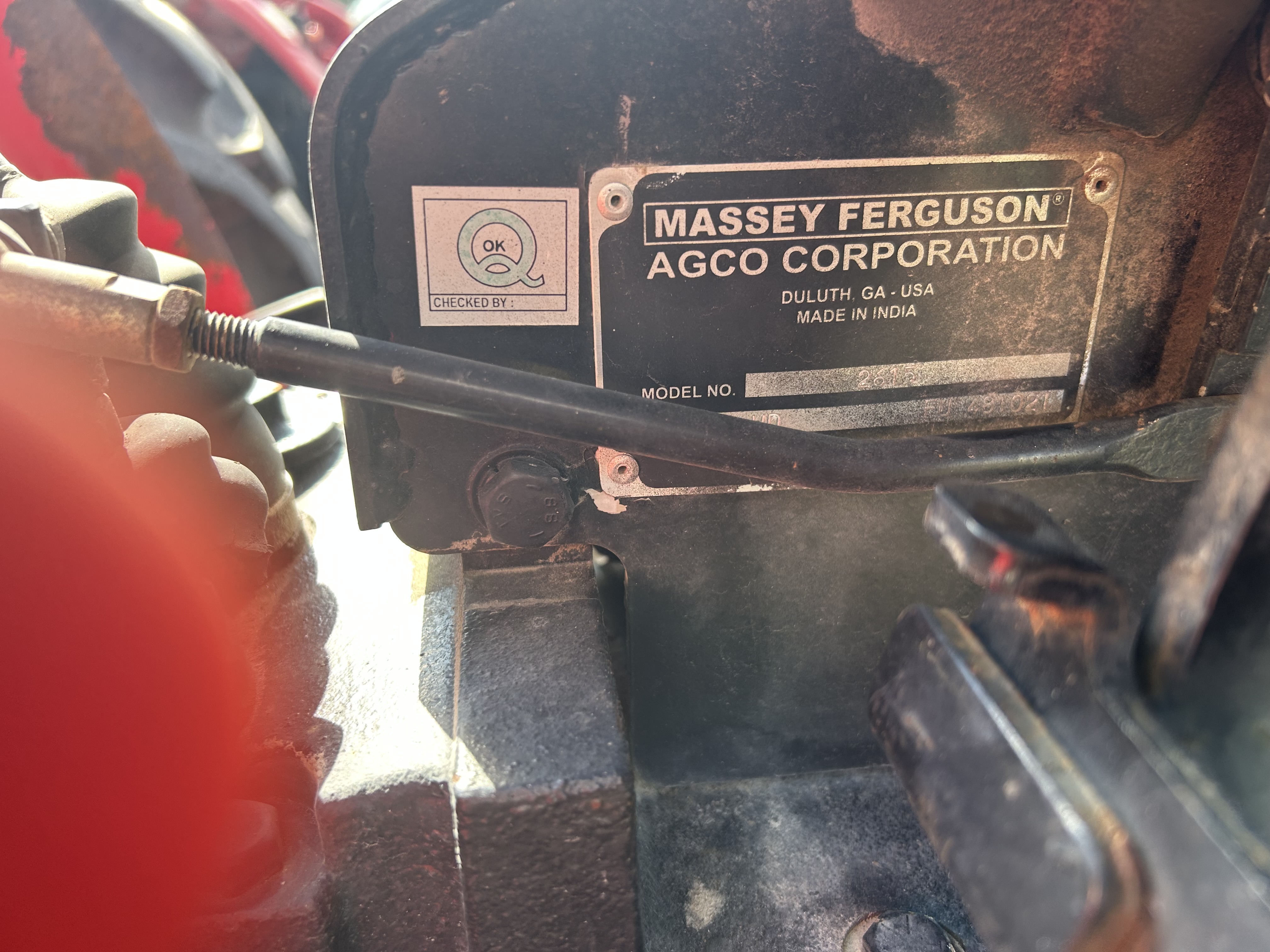 2009 Massey Ferguson 2615 Tractor