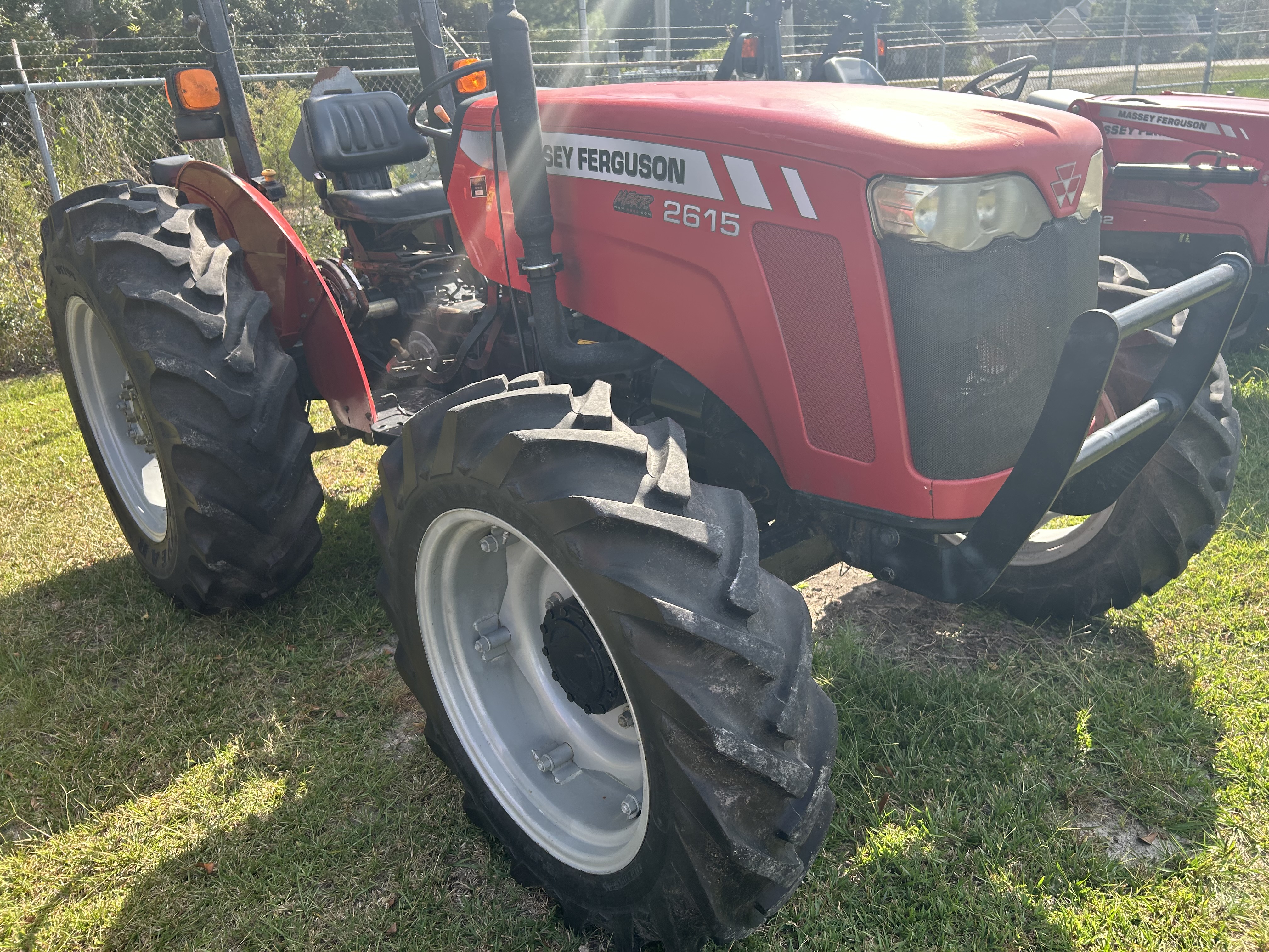 2009 Massey Ferguson 2615 Tractor