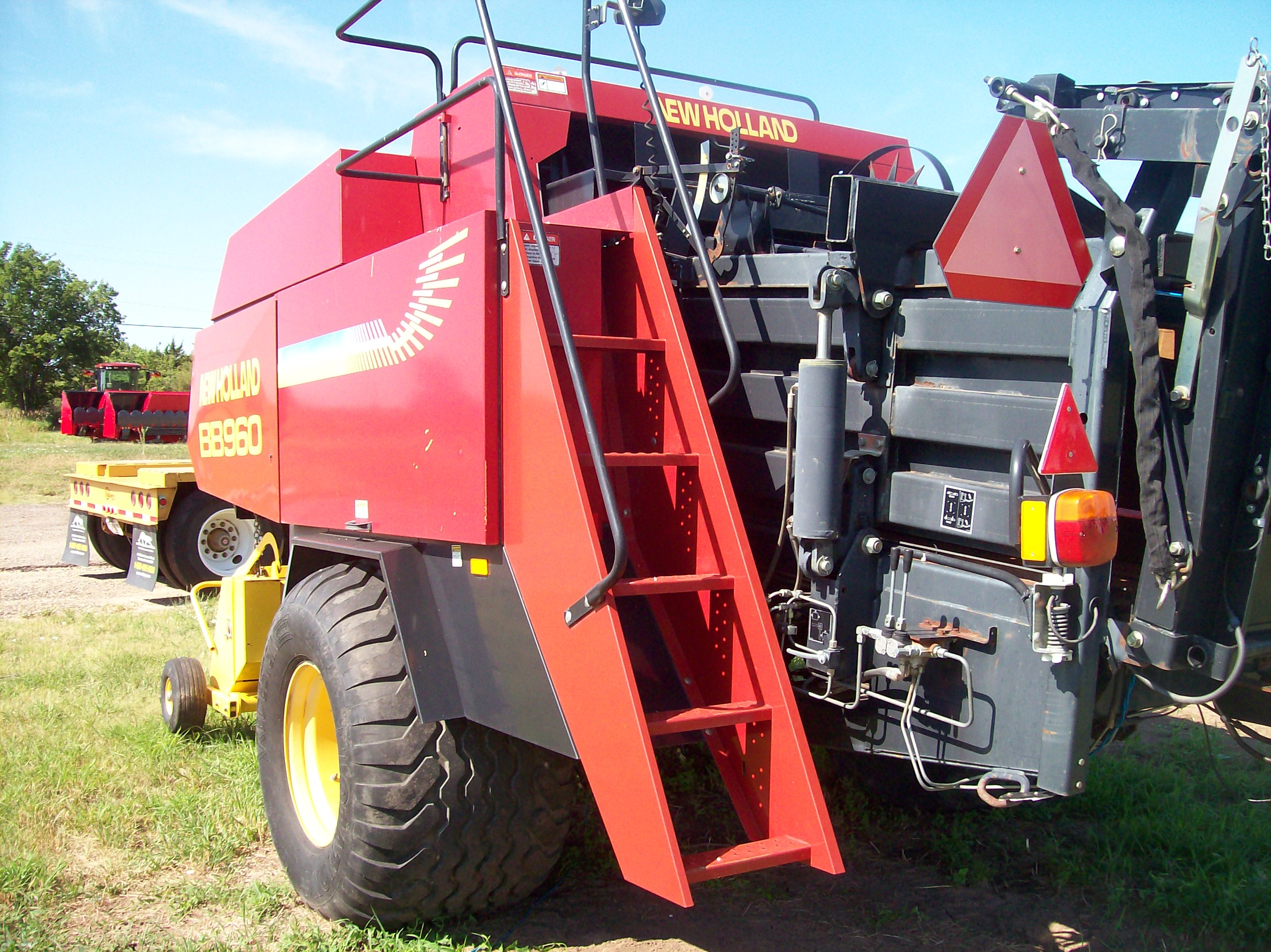 2003 New Holland BB960 Baler/Square