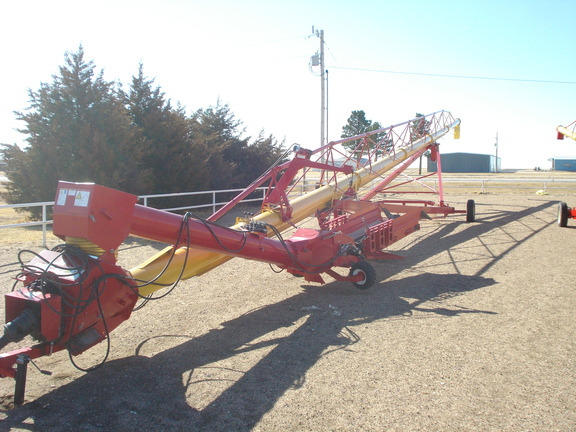 2016 Westfield 13X114 Grain Auger for sale in Oakley, KS | IronSearch