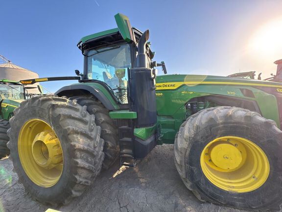2023 John Deere 8R 370 Tractor