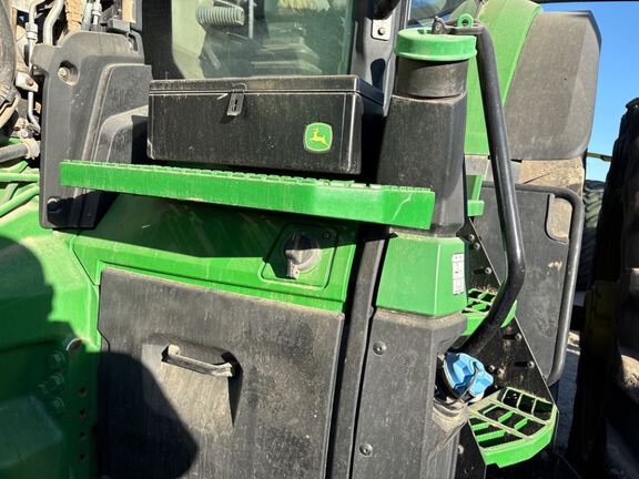 2023 John Deere 8R 370 Tractor