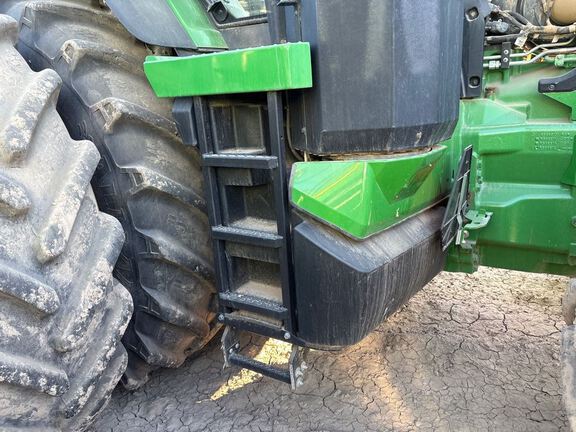 2023 John Deere 8R 370 Tractor