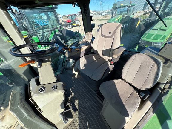 2023 John Deere 8R 370 Tractor