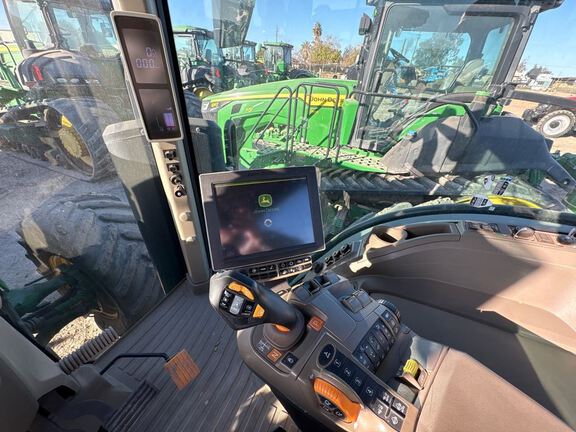 2023 John Deere 8R 370 Tractor