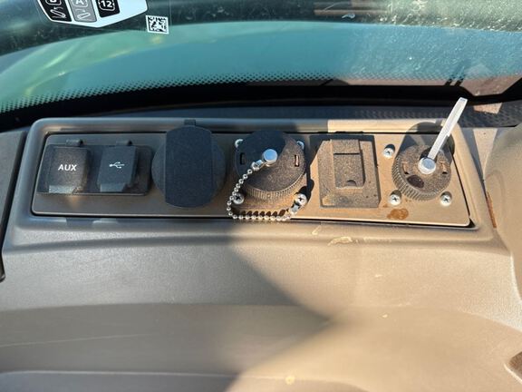 2023 John Deere 8R 370 Tractor