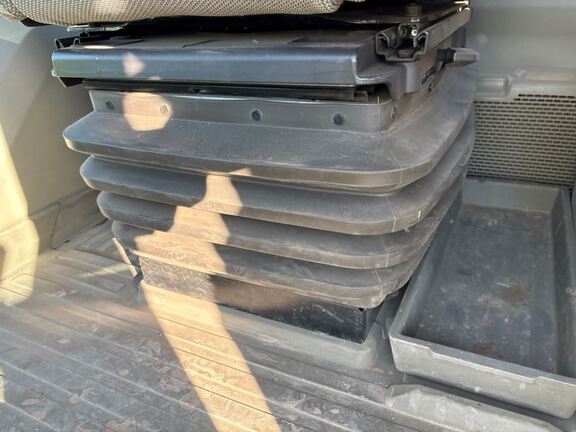 2023 John Deere 8R 370 Tractor