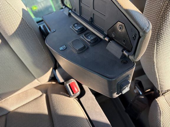 2023 John Deere 8R 370 Tractor