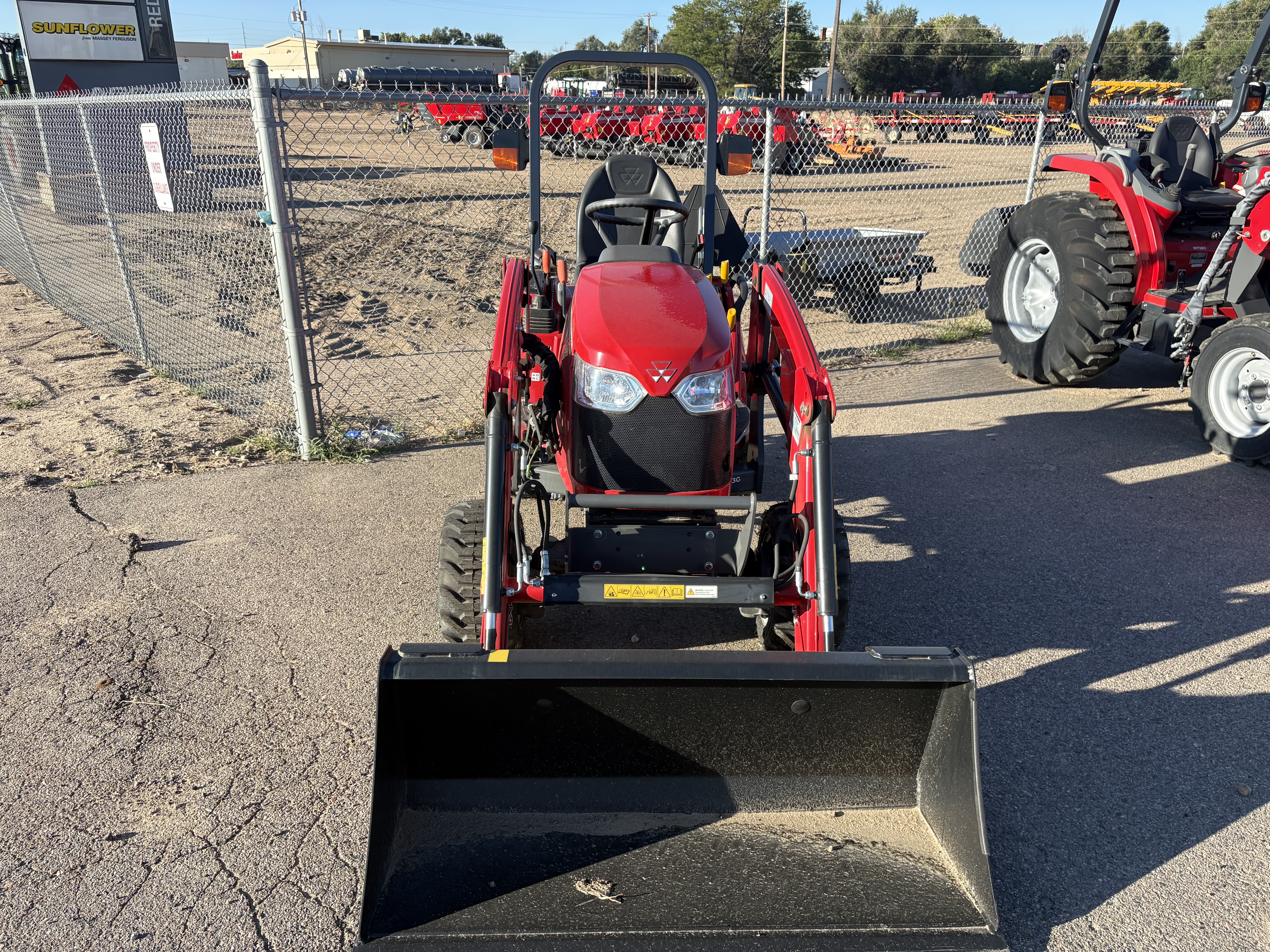 2025 Massey Ferguson MFGC1723E Tractor