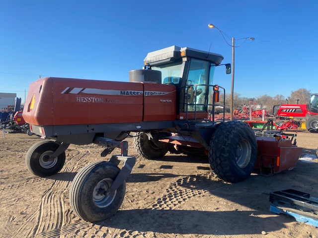 2008 Massey Ferguson 9635 Windrower