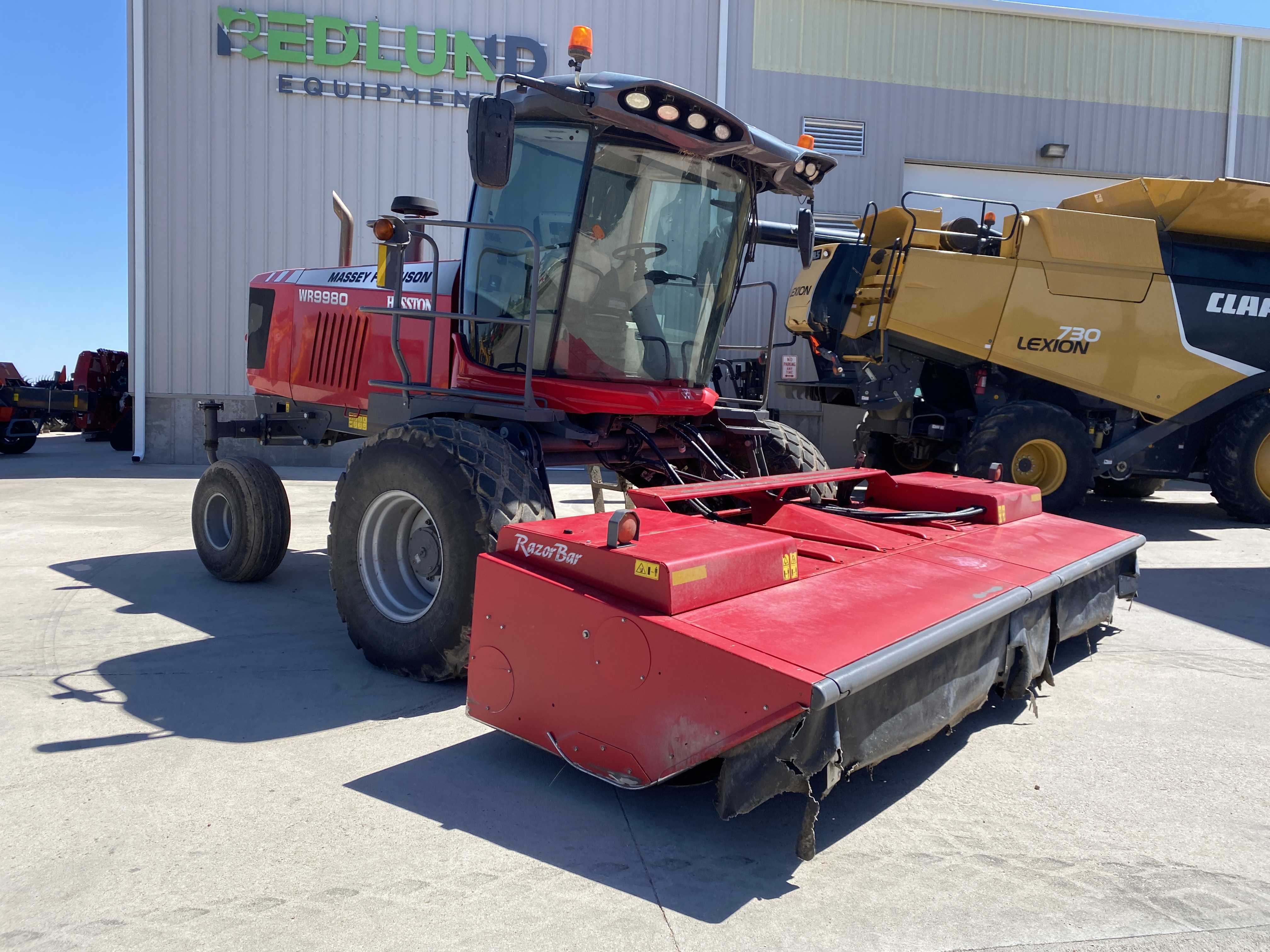 2019 Massey Ferguson MFWR9980 Windrower