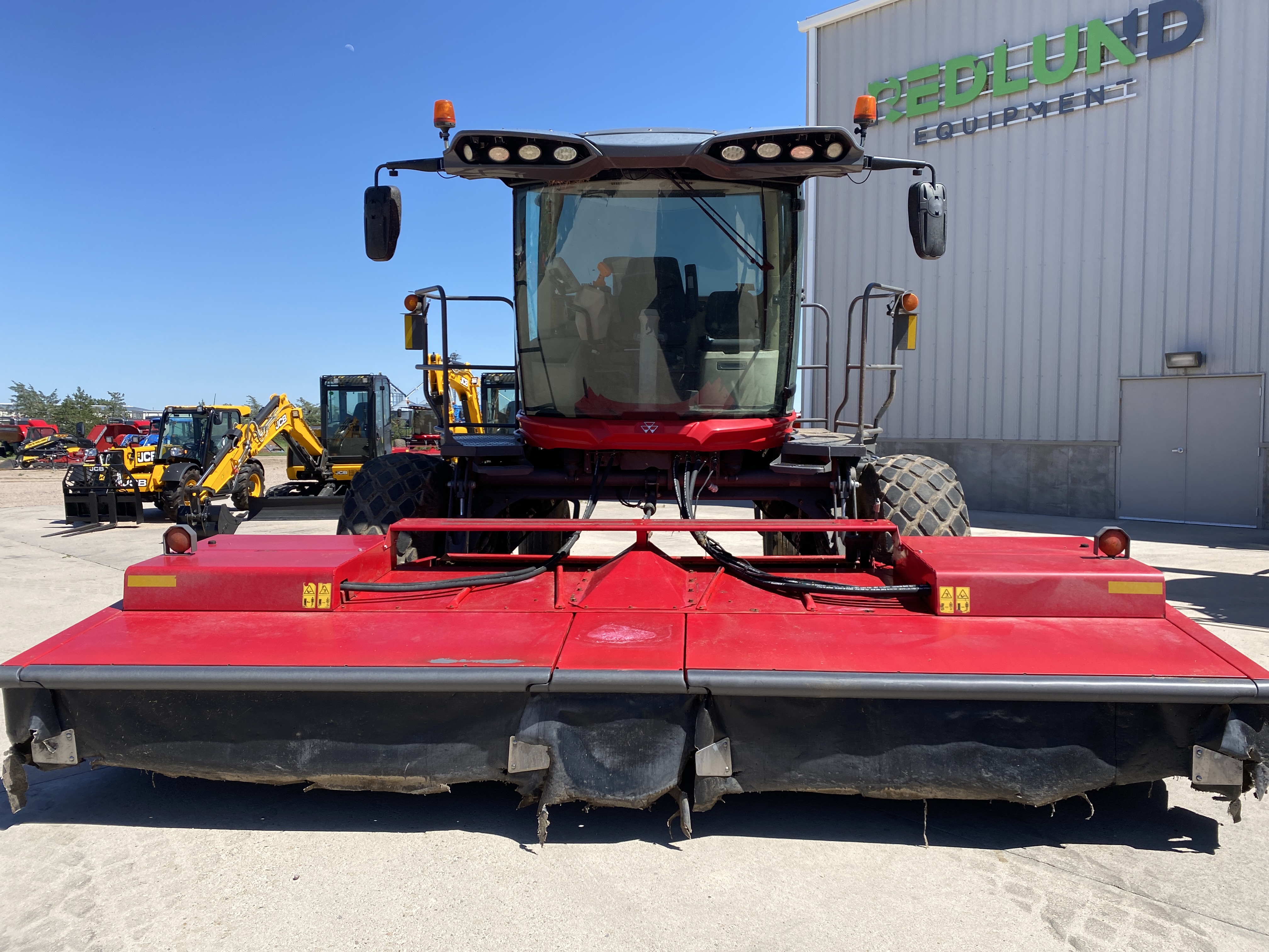 2019 Massey Ferguson MFWR9980 Windrower
