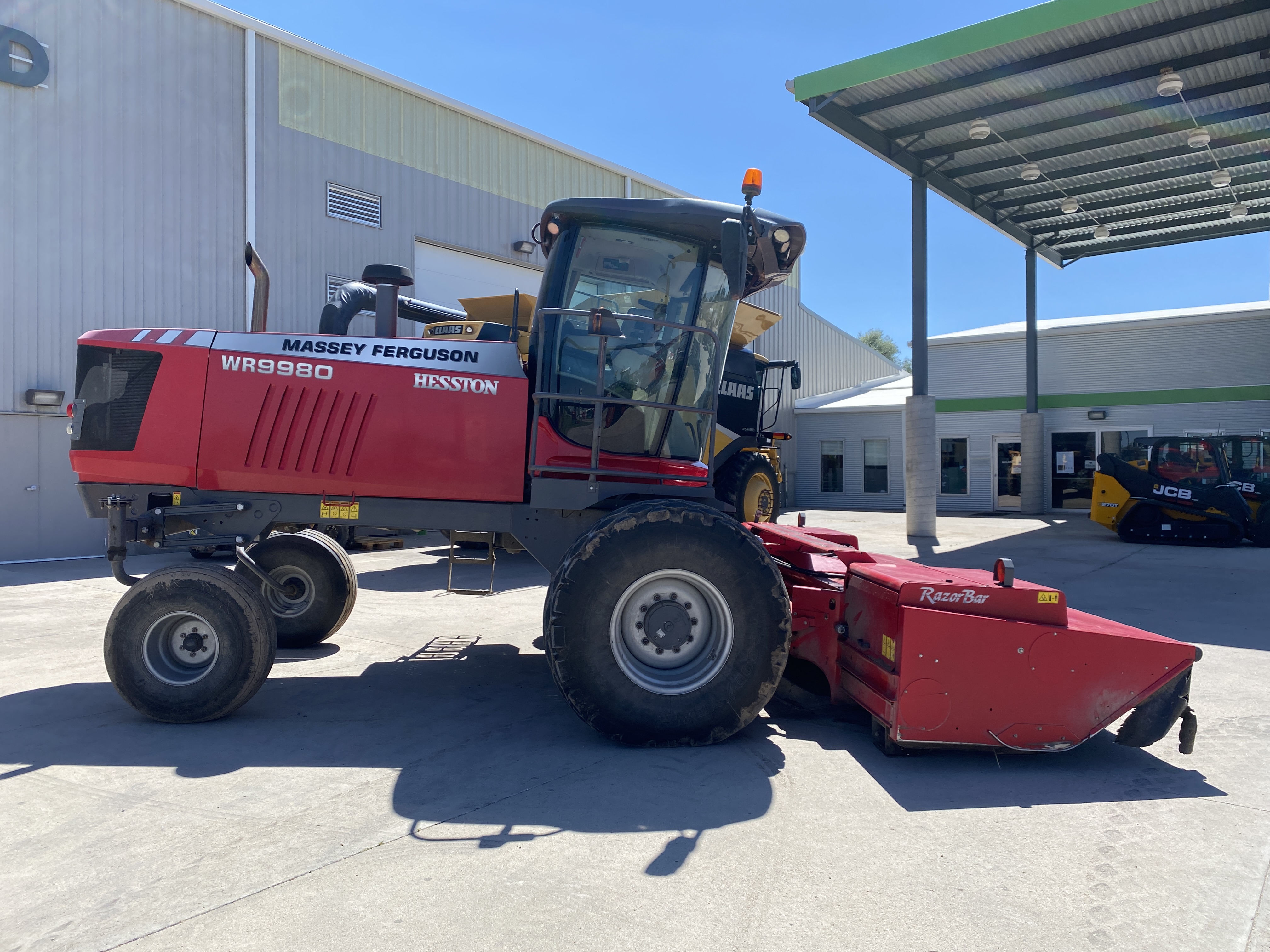 2019 Massey Ferguson MFWR9980 Windrower