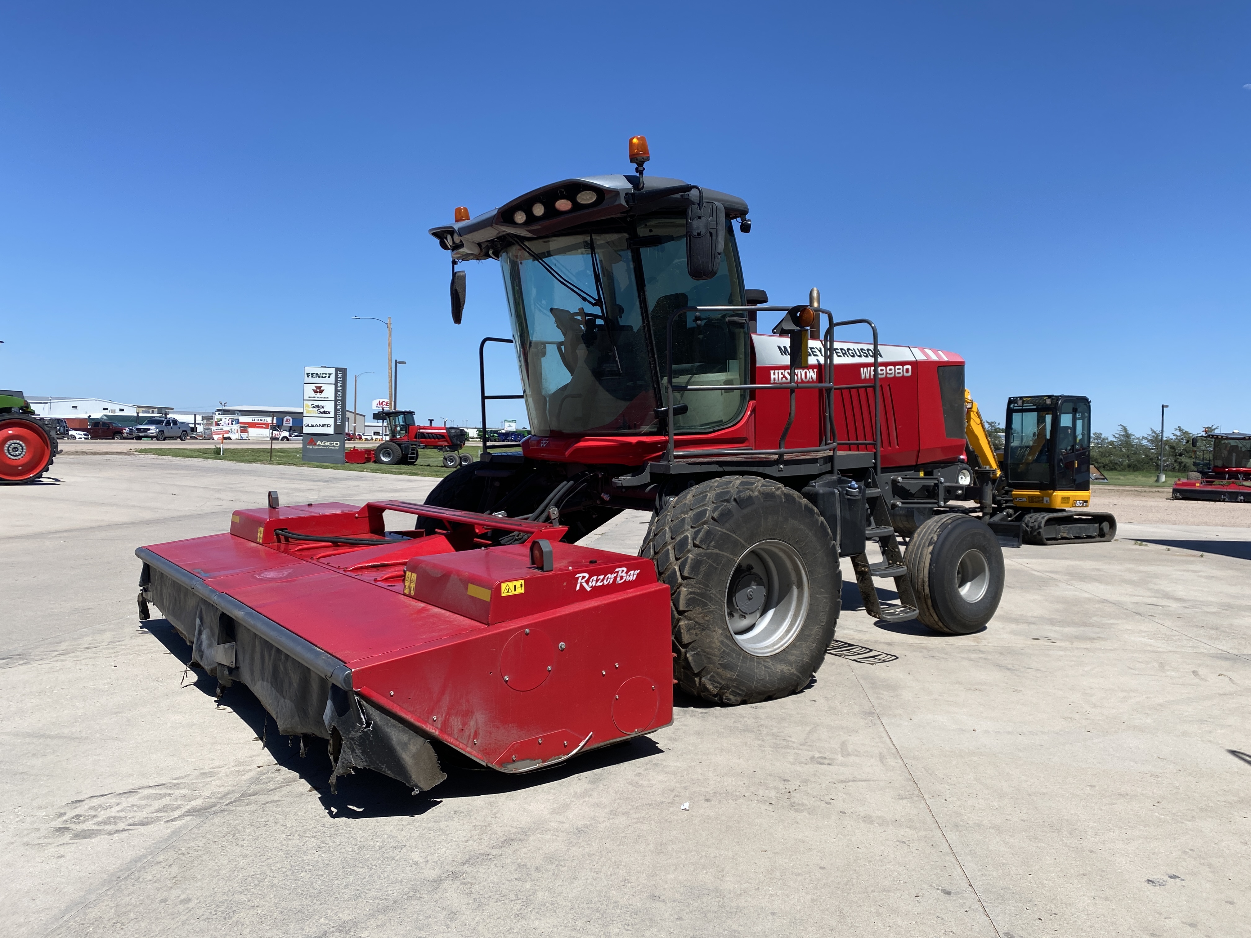 2019 Massey Ferguson MFWR9980 Windrower