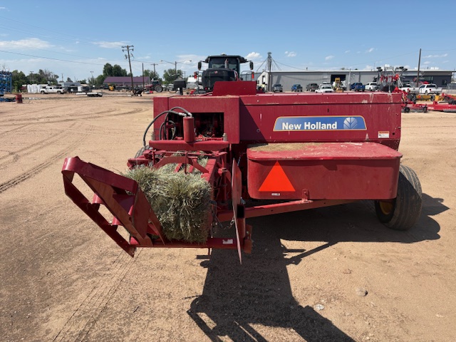 2011 New Holland BC5070 Baler/Square