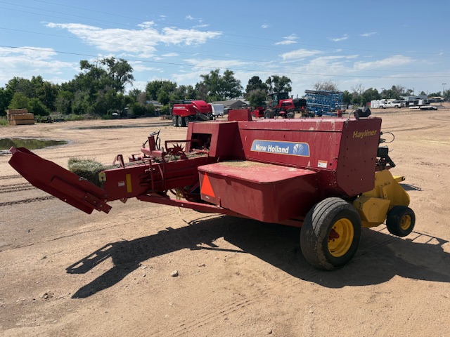 2011 New Holland BC5070 Baler/Square