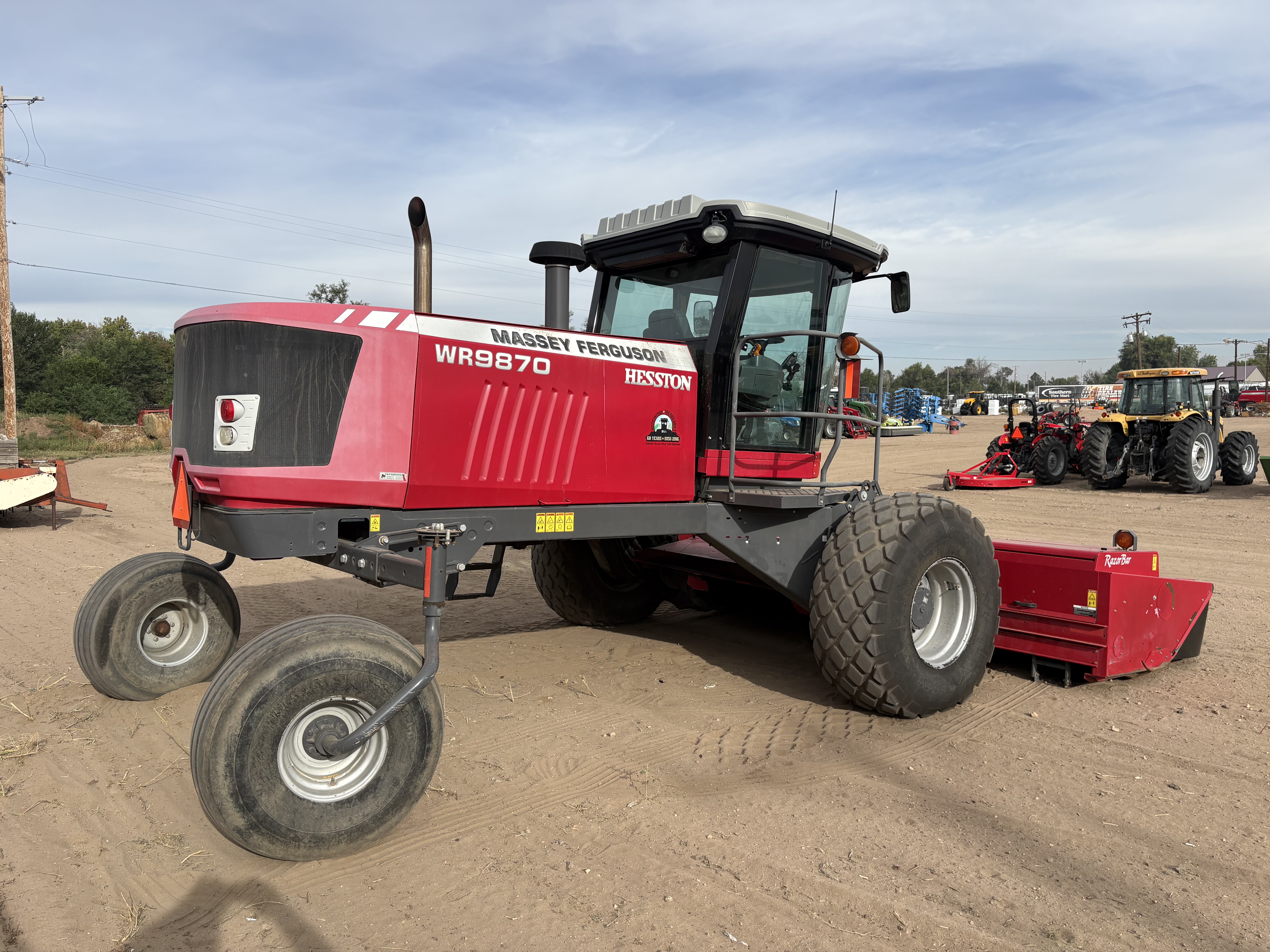 2016 Massey Ferguson MFWR9870 Windrower