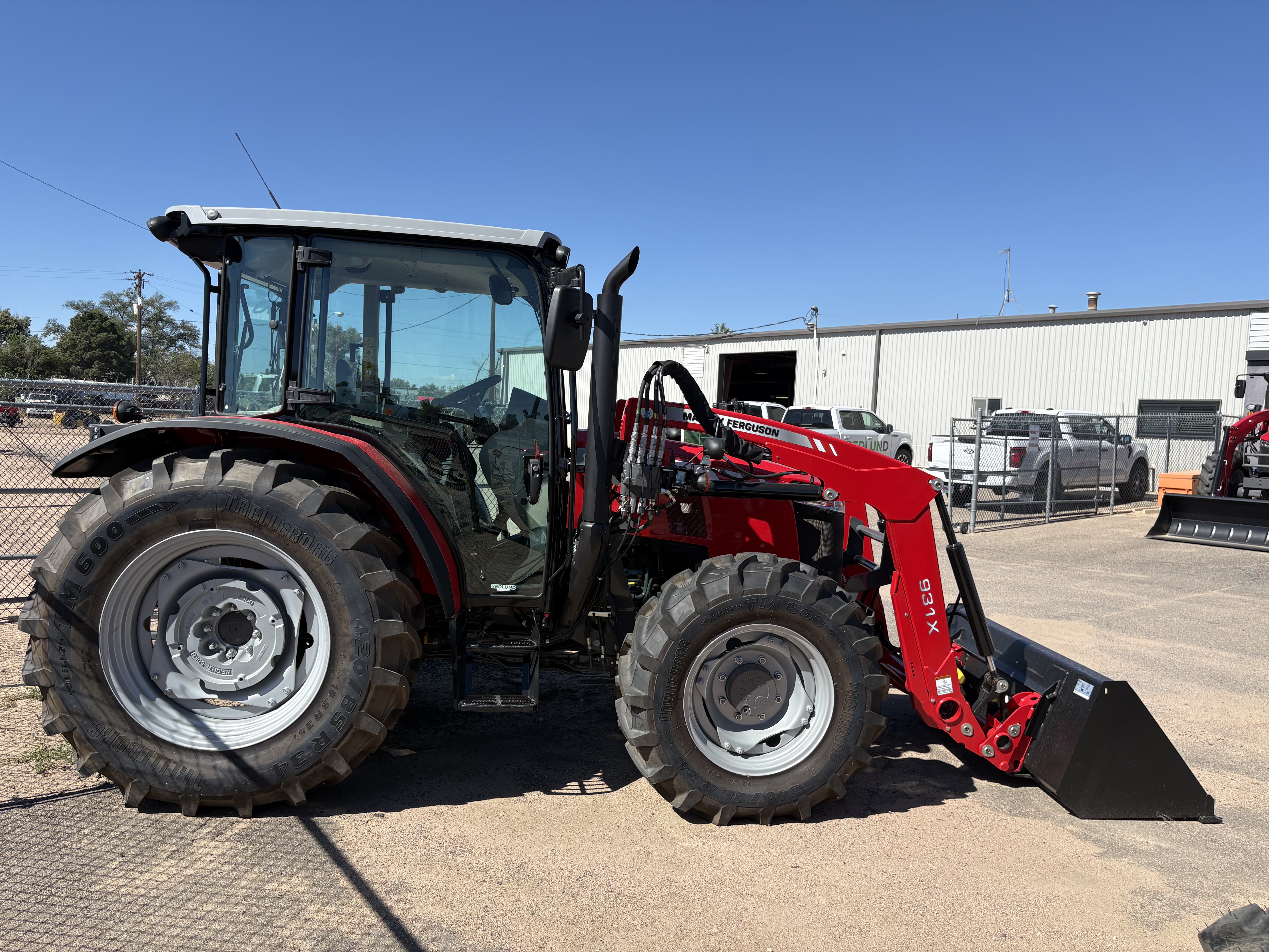 2026 Massey Ferguson MF4707 Tractor