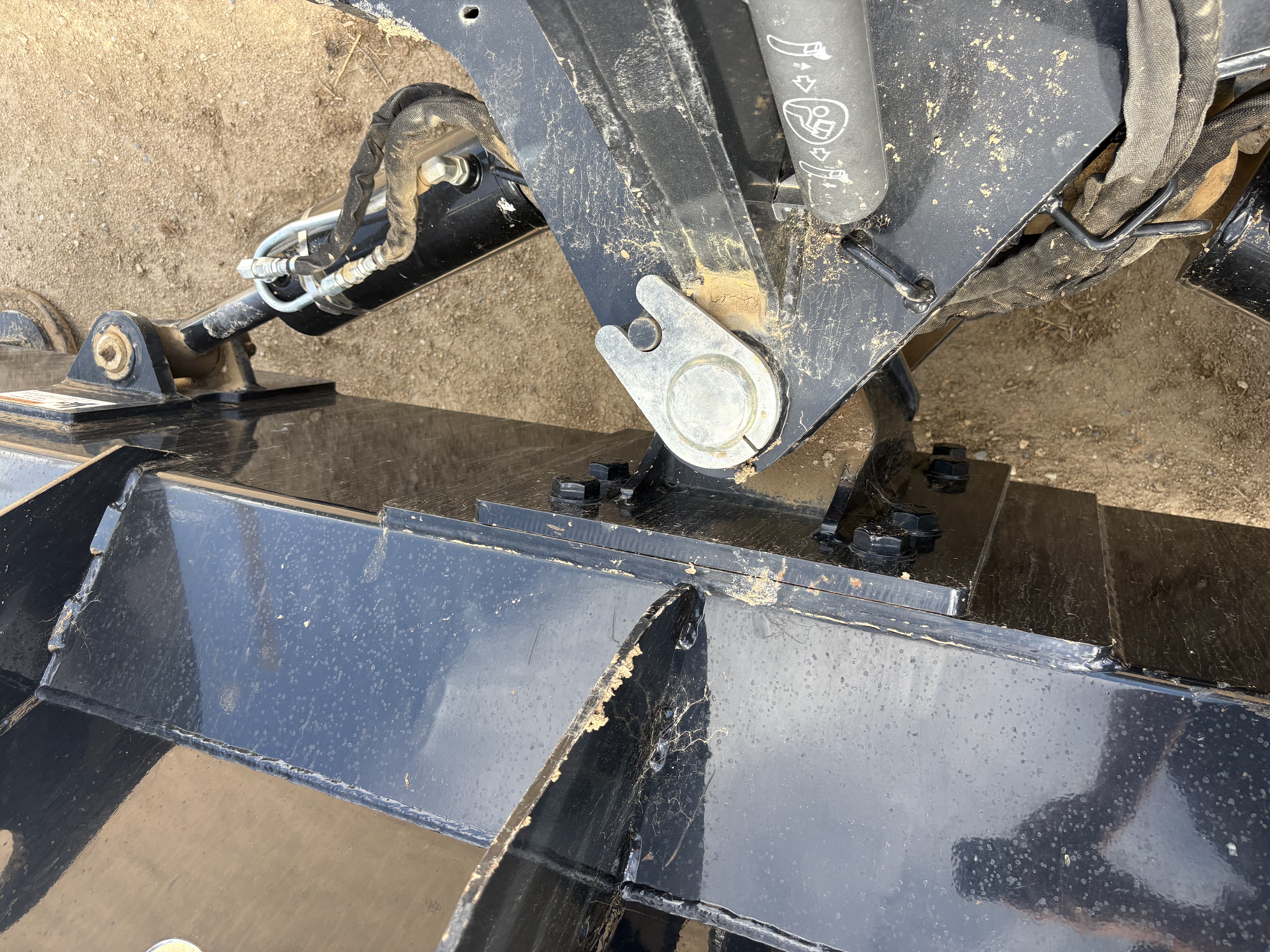 2021 Grouser AG 240 Blade