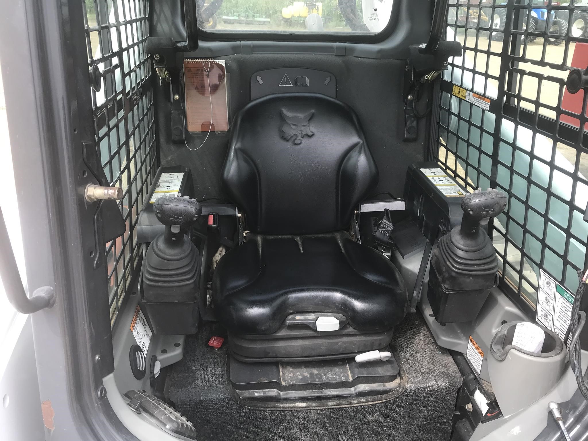 2015 Bobcat T870 Skid Steer/Excavator