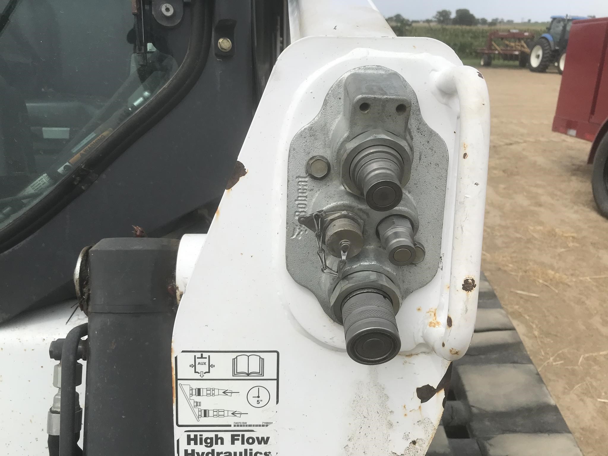 2015 Bobcat T870 Skid Steer/Excavator