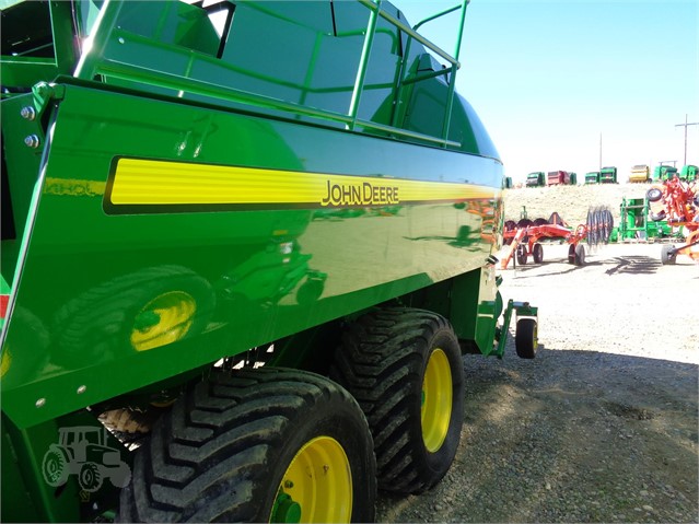 2018 John Deere L341 Baler/Square