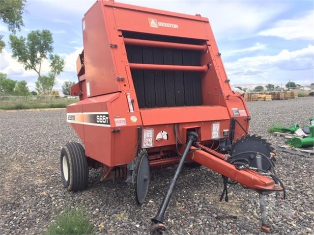 2000 Hesston 565T Baler/Round