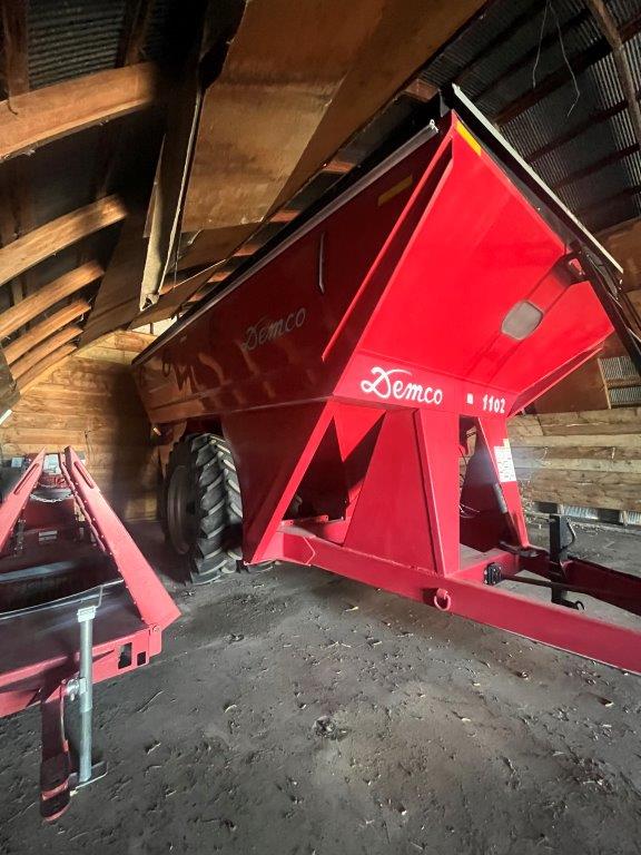 2018 Demco 1102 Grain Cart