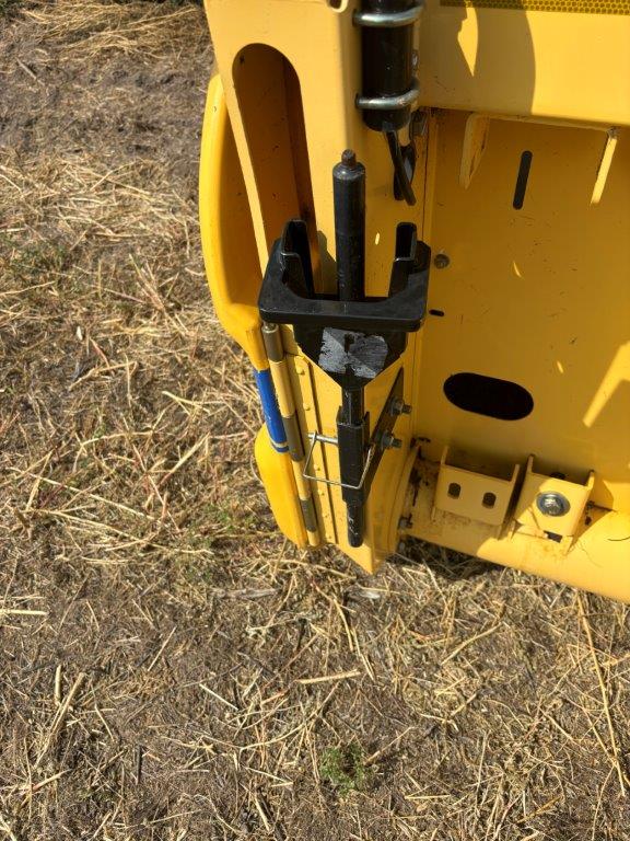 2012 New Holland 880CF Header Draper