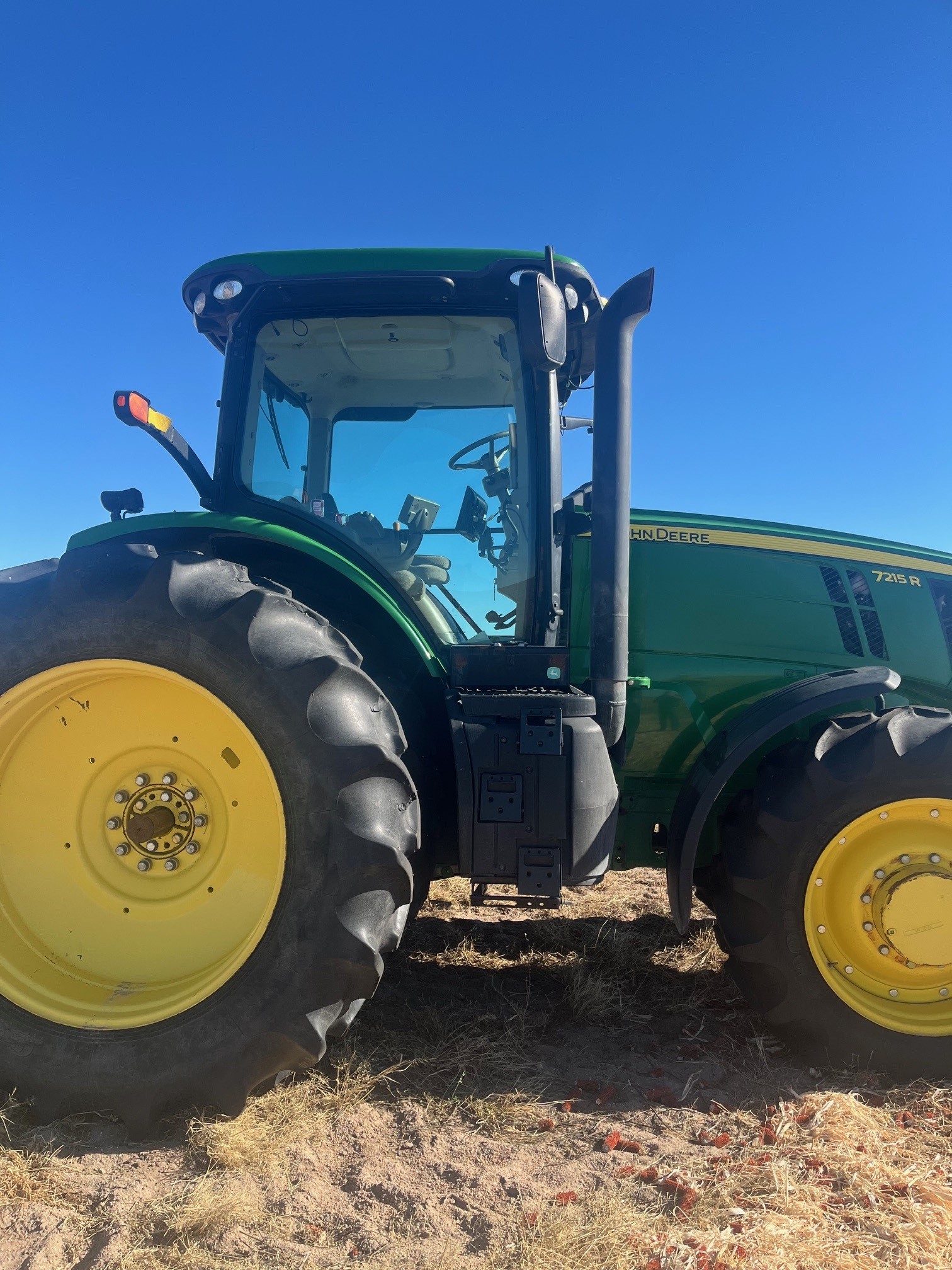 2013 John Deere 7215R Tractor