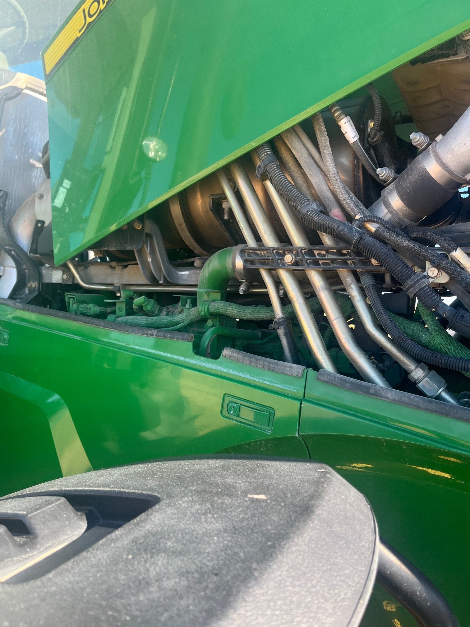 2013 John Deere 7215R Tractor