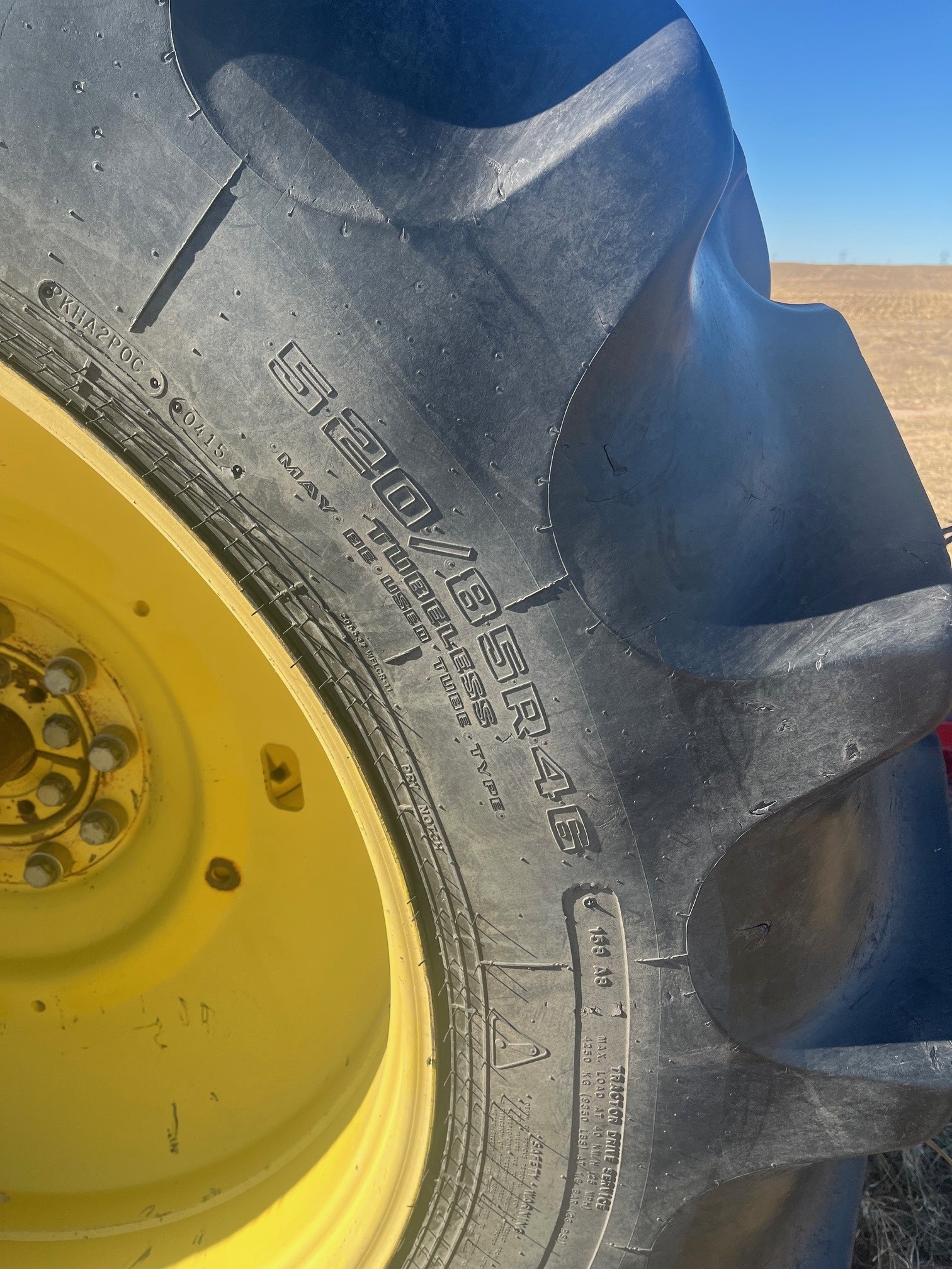 2013 John Deere 7215R Tractor