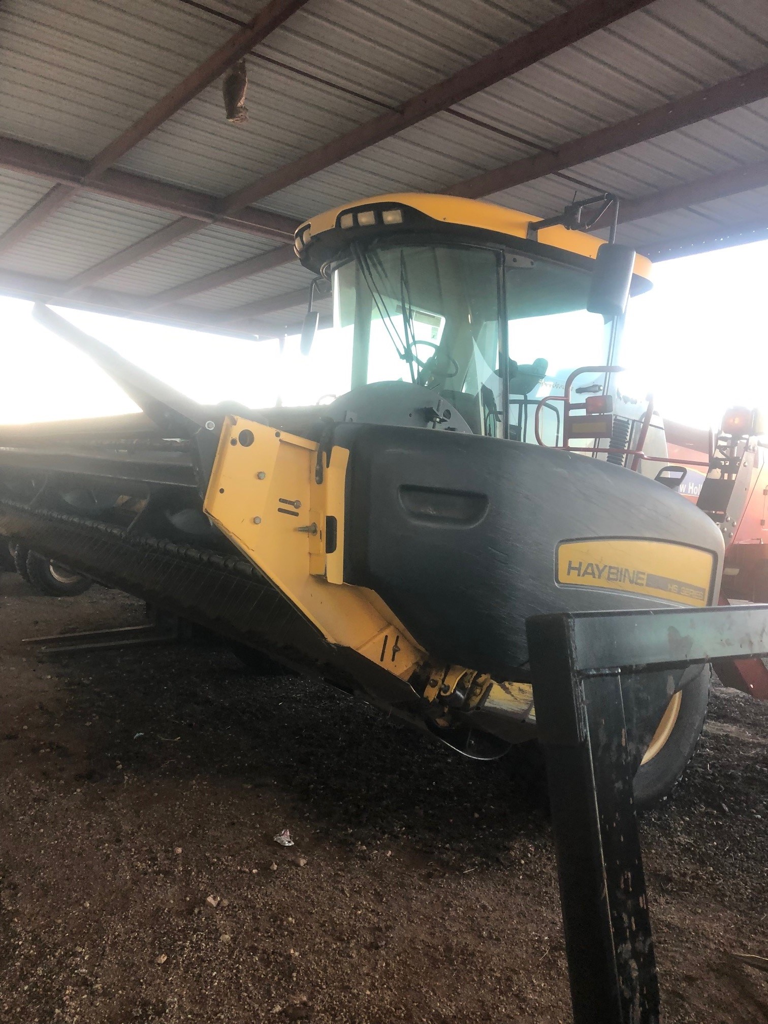 2008 New Holland H8040 Windrower