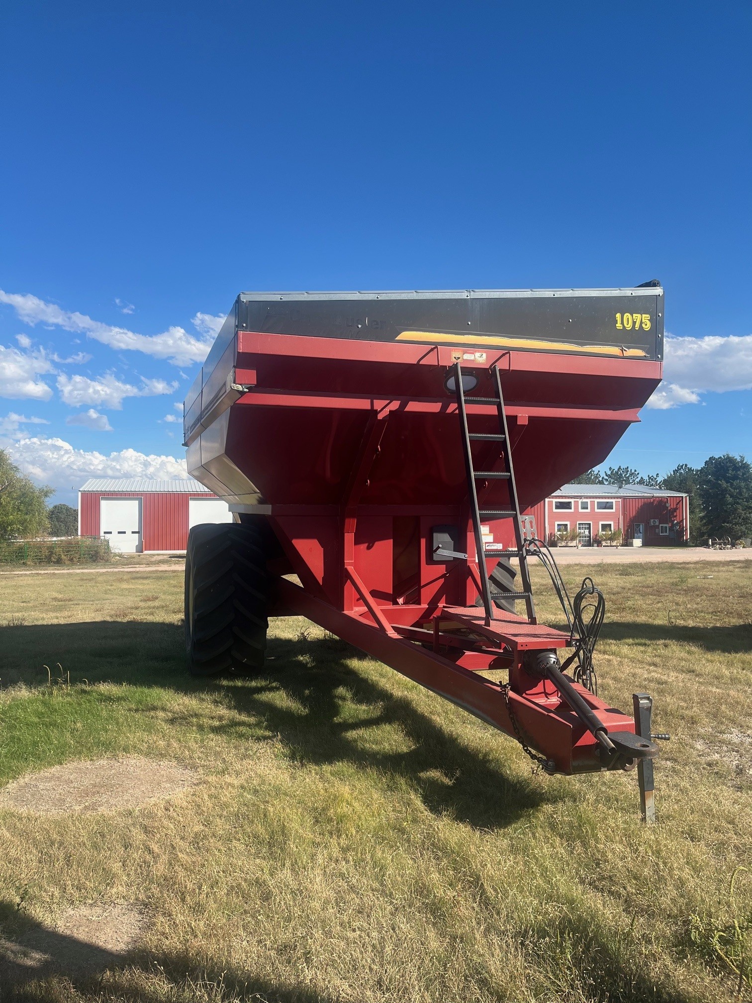 2014 Crust Buster 1075 Grain Cart
