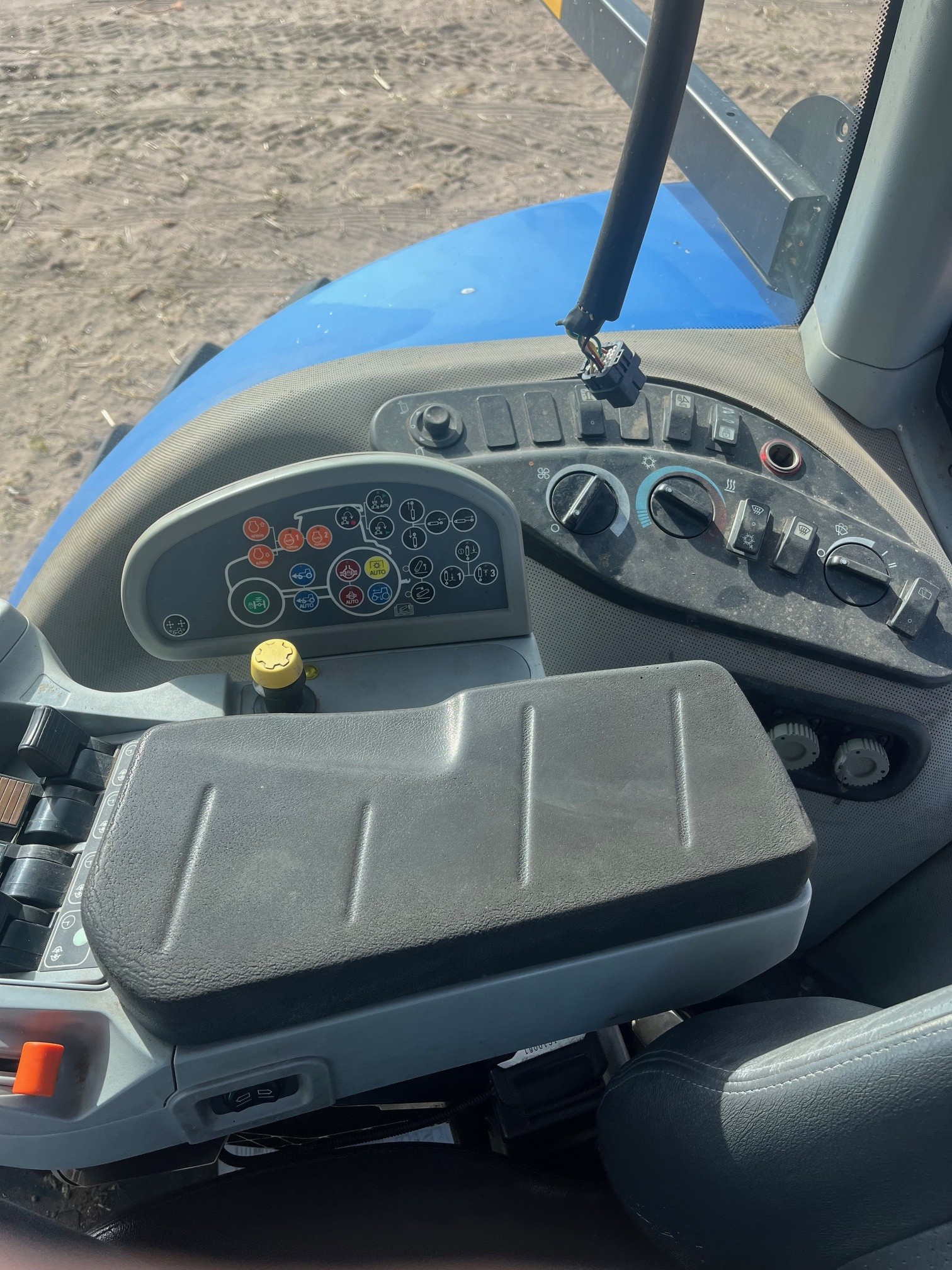 2012 New Holland T8.390 Tractor