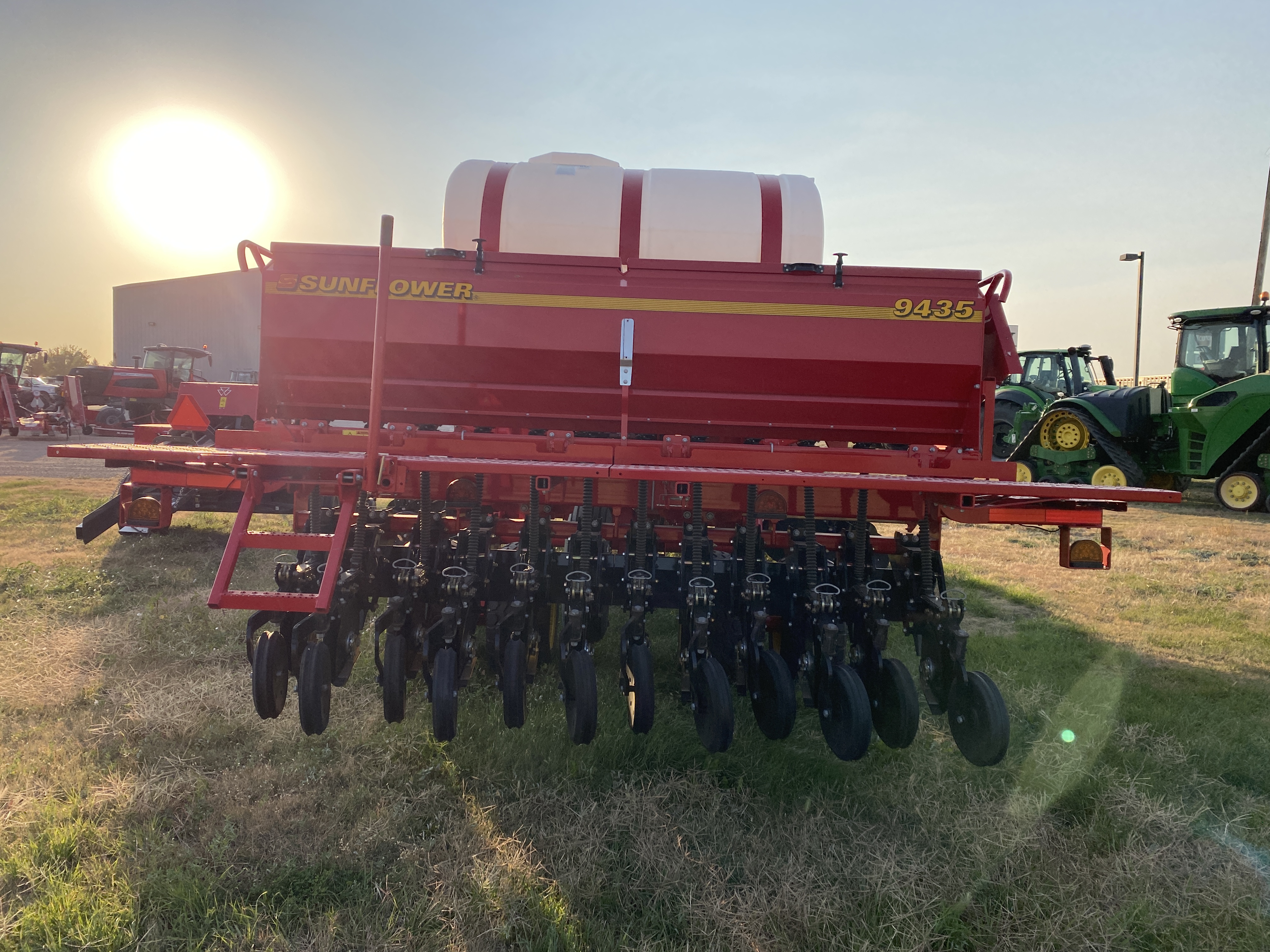2023 Sunflower 9435-40 Drill