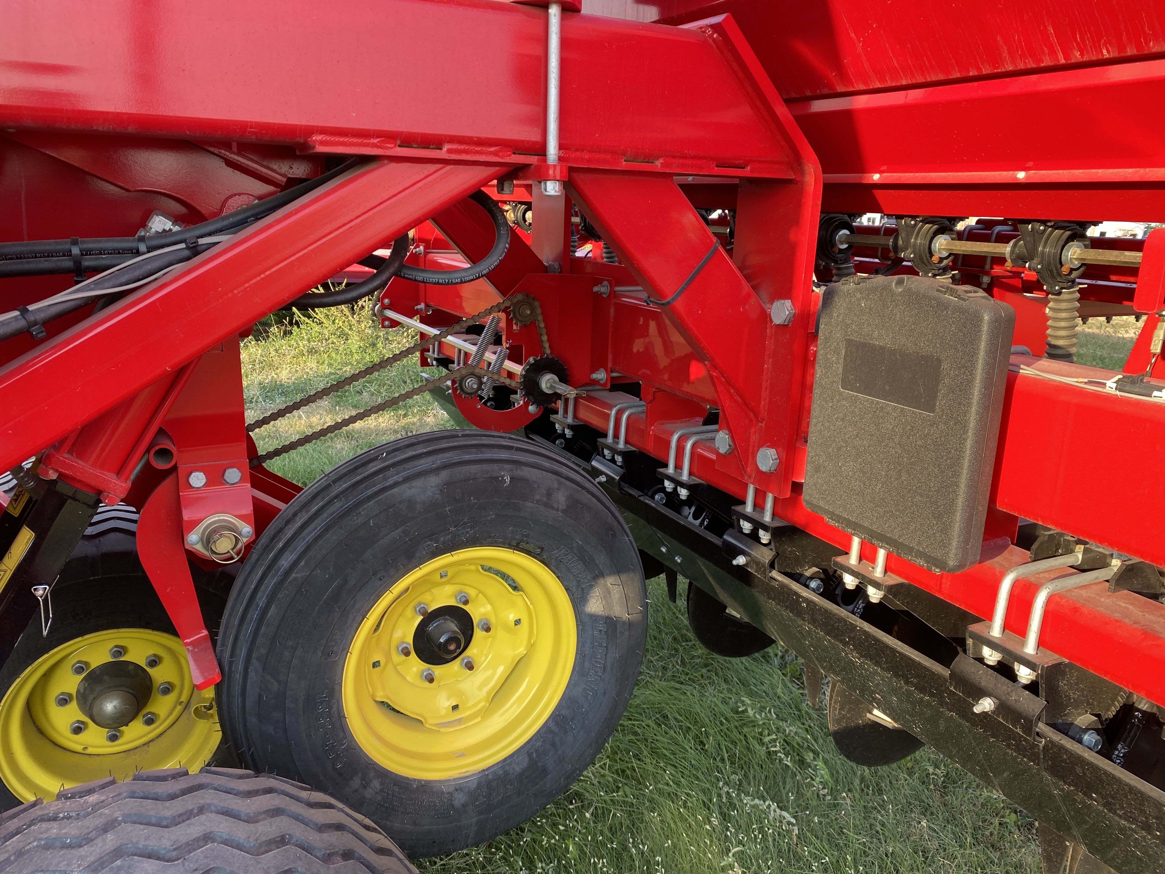 2023 Sunflower 9435-40 Drill