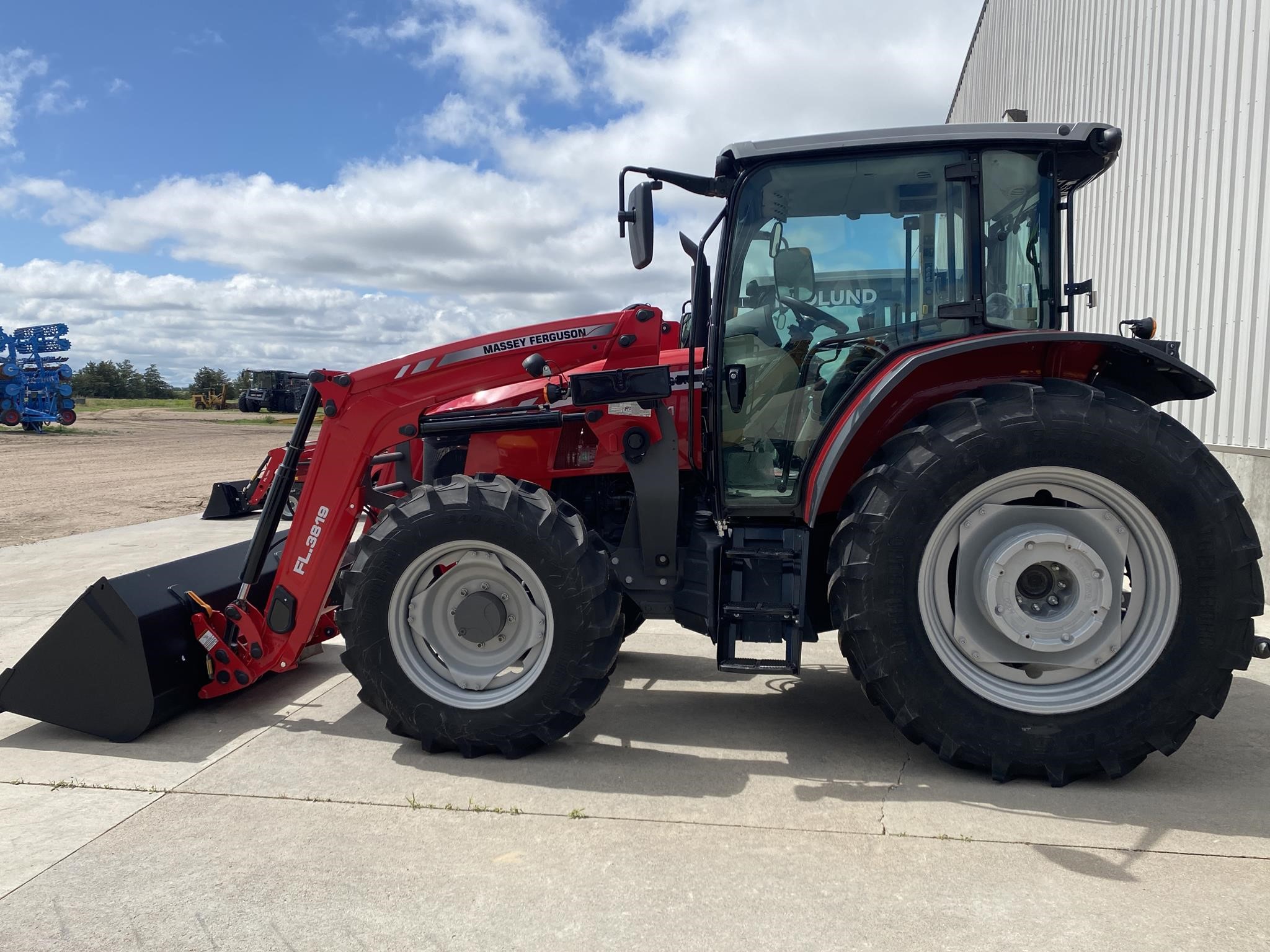 2024 Massey Ferguson MF5711D Tractor