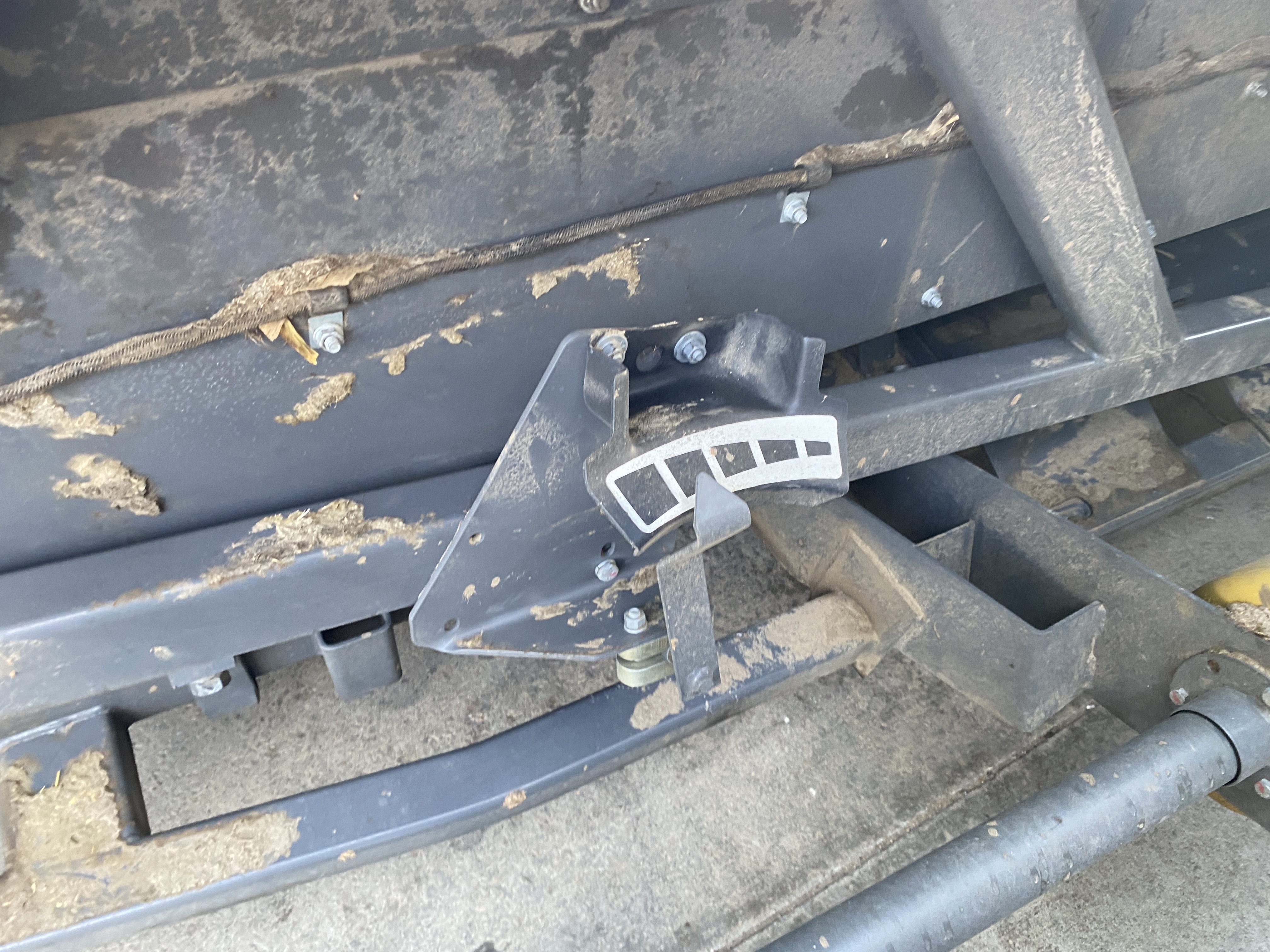 2023 Gleaner GL3312 Header Combine