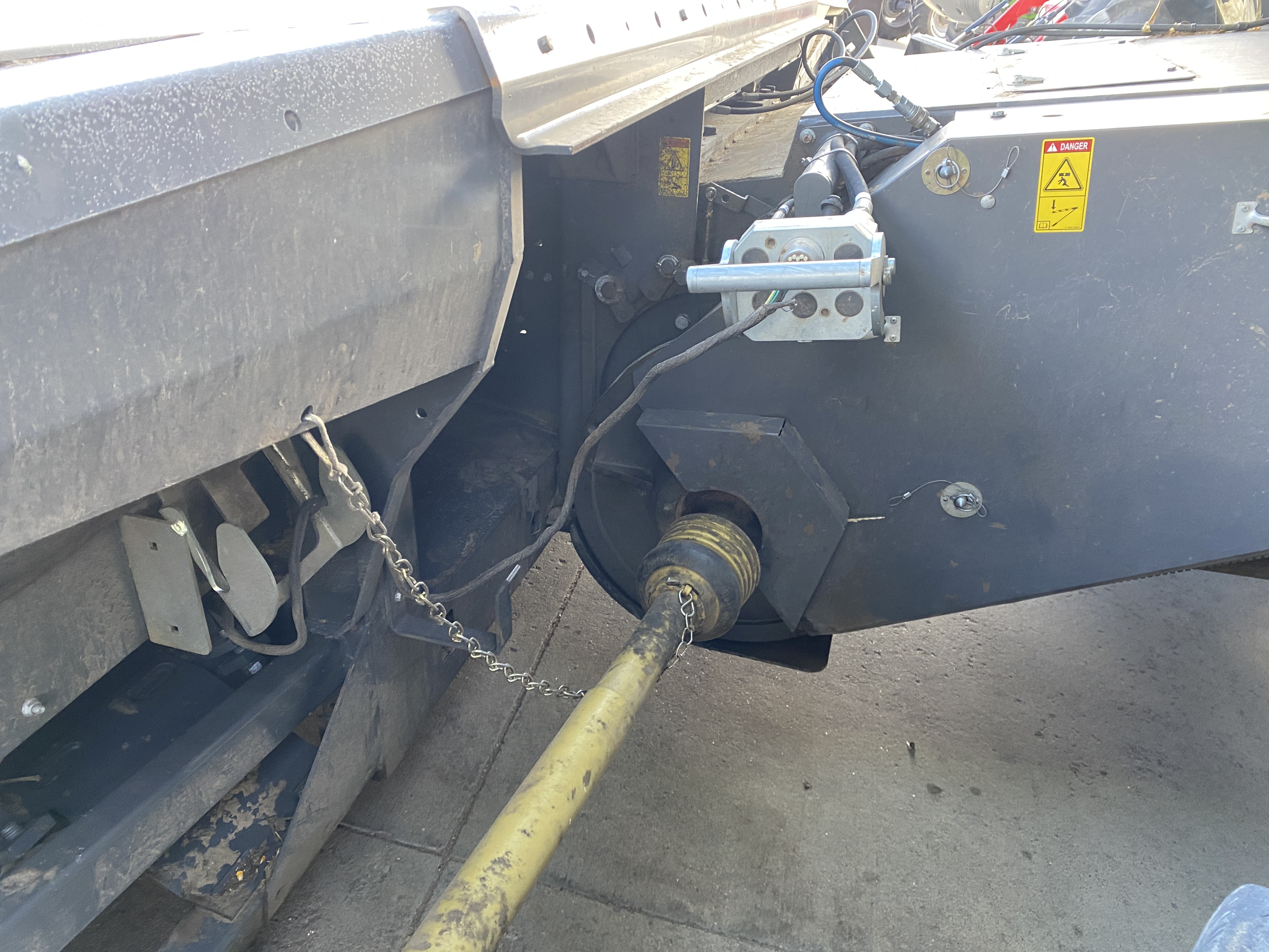 2023 Gleaner GL3312 Header Combine