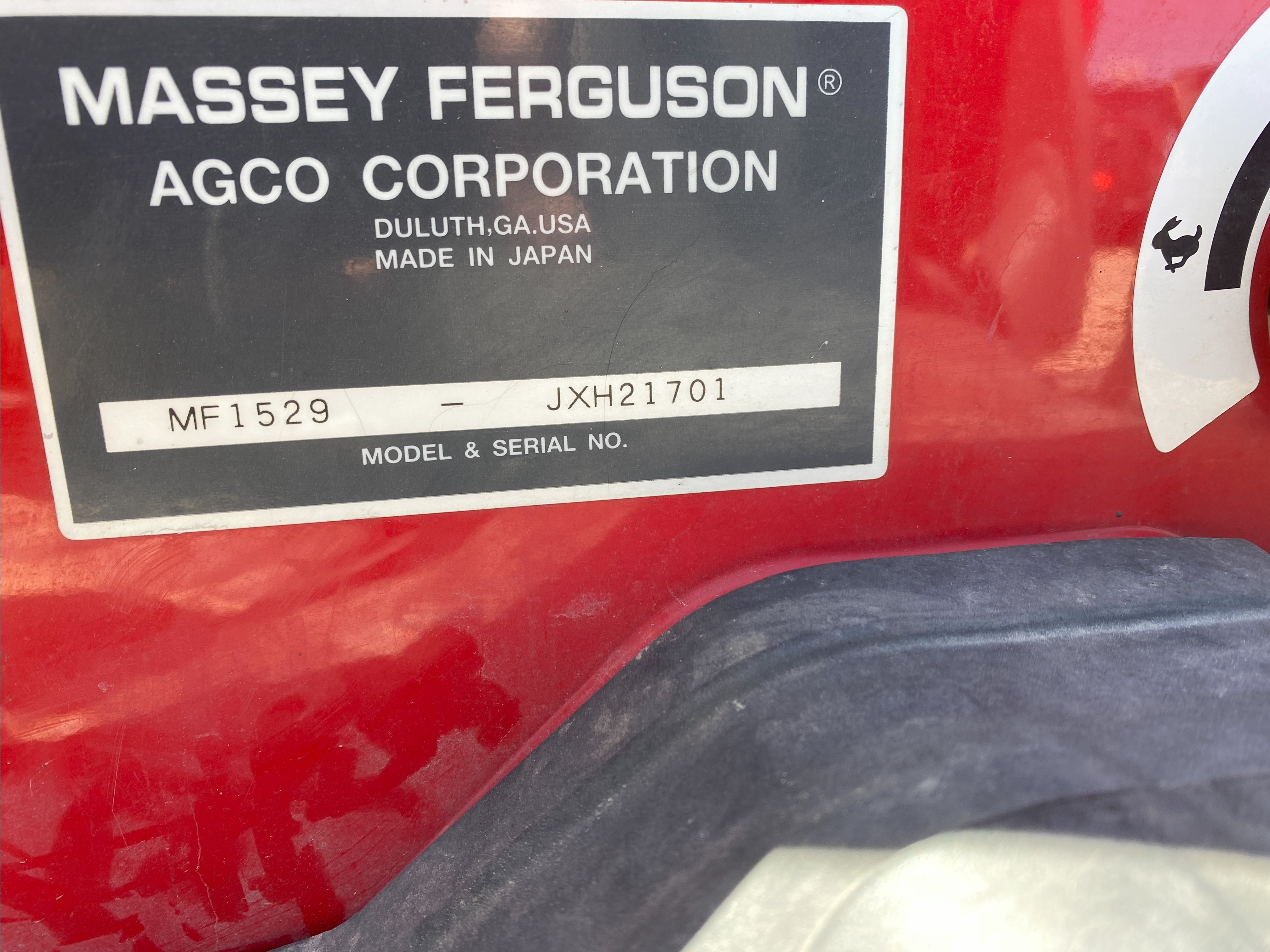 Massey Ferguson 1529 Tractor