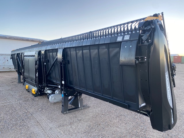 2024 MacDon FD240 Header Combine