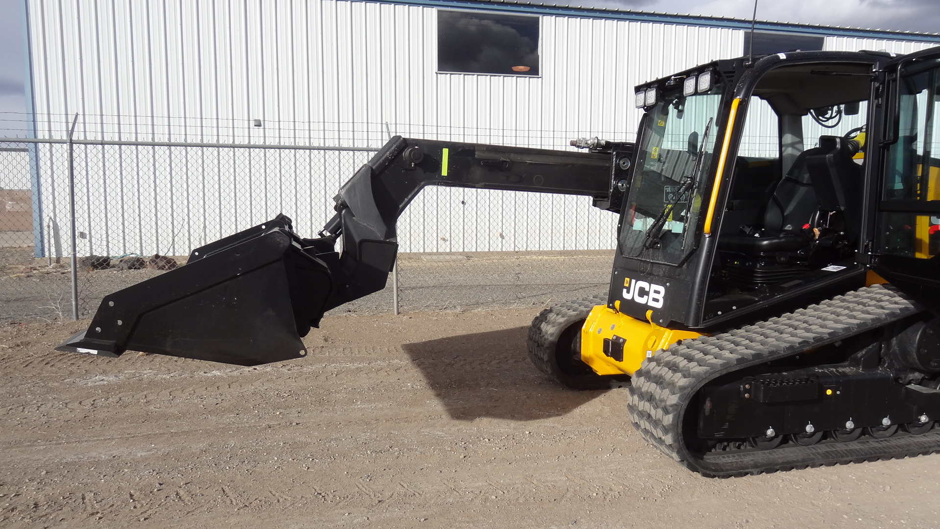 2026 JCB 3TS-8T Skid Steer/Excavator