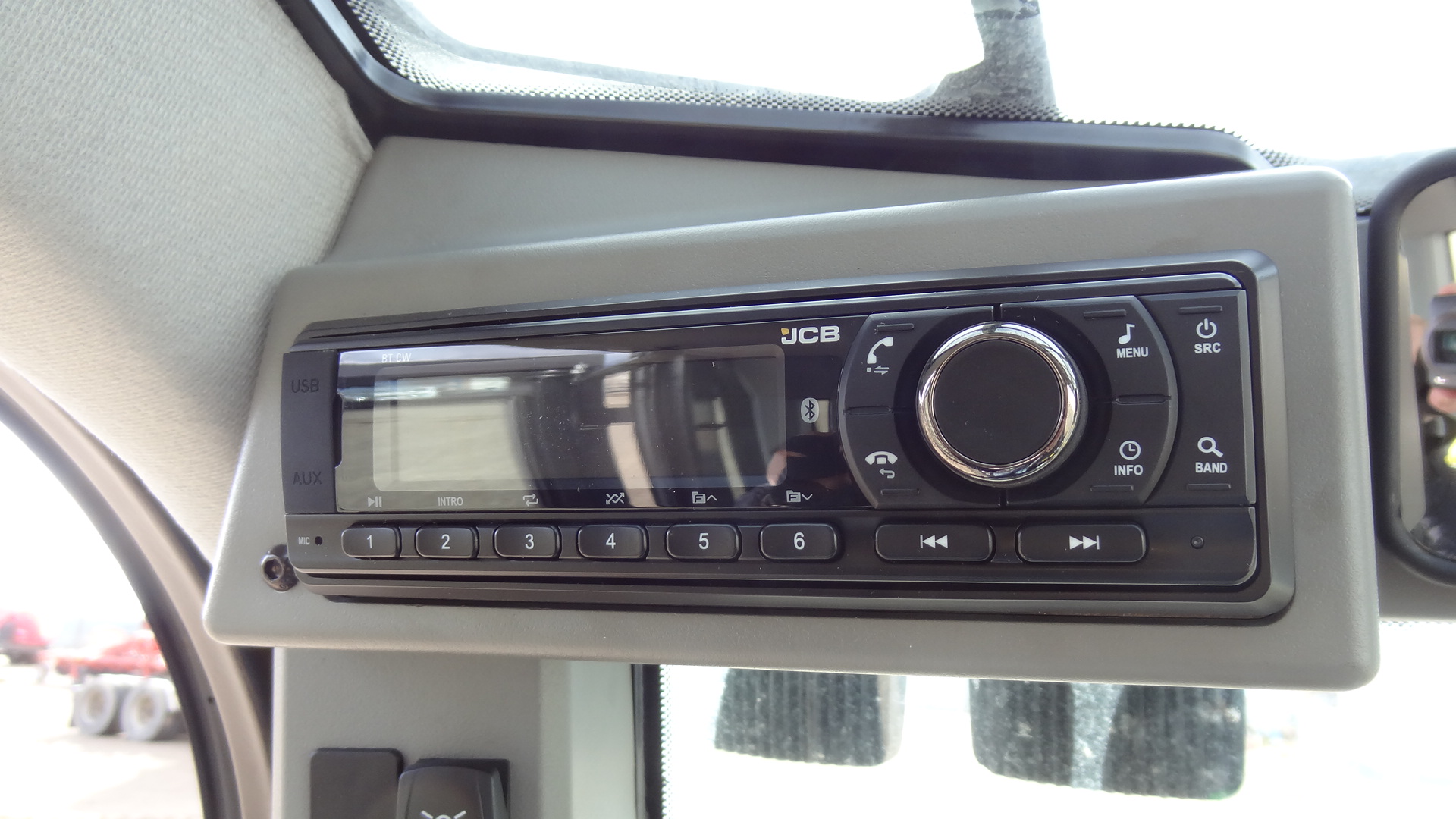 2026 JCB 3TS-8T Skid Steer/Excavator