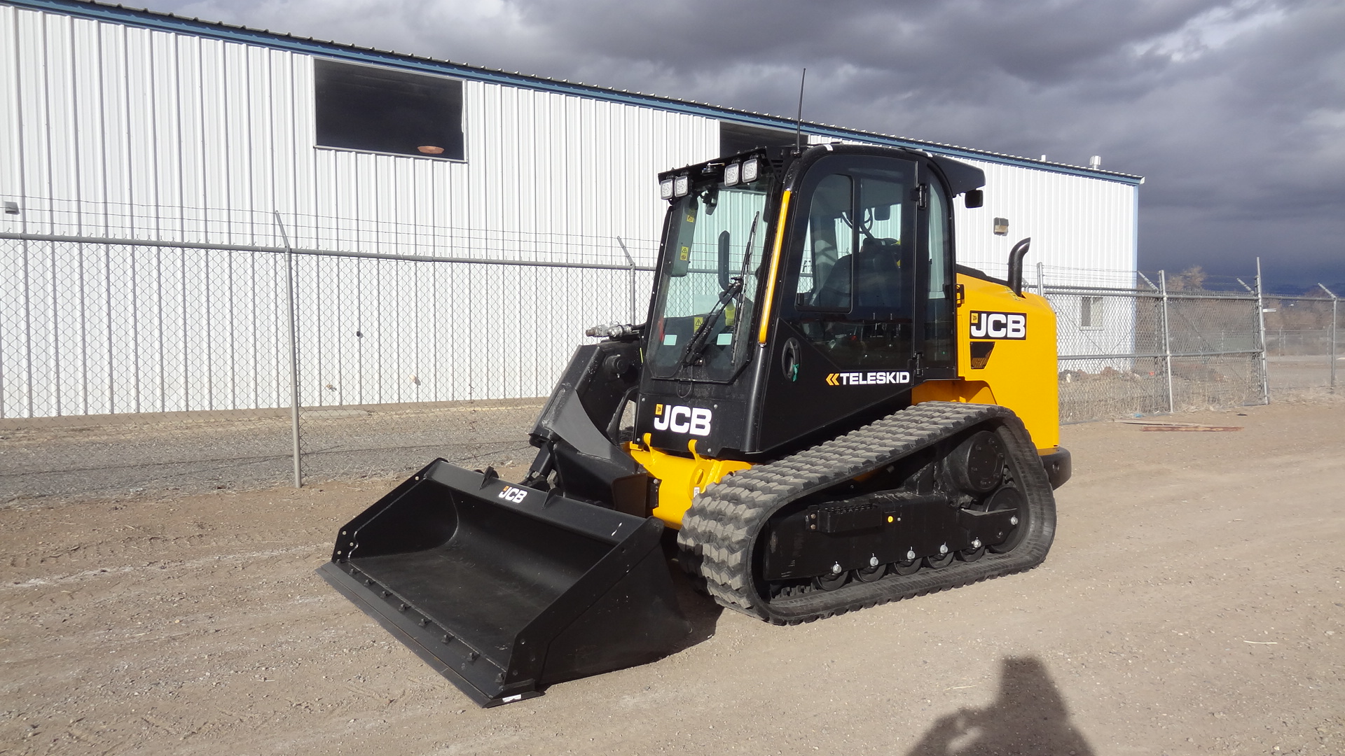 2026 JCB 3TS-8T Skid Steer/Excavator