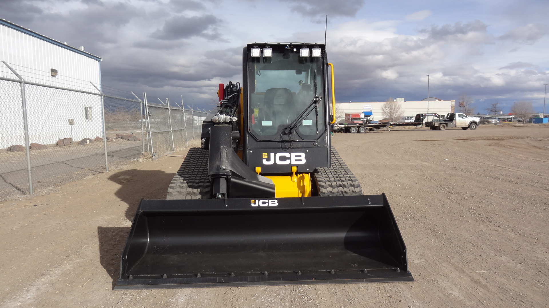 2026 JCB 3TS-8T Skid Steer/Excavator