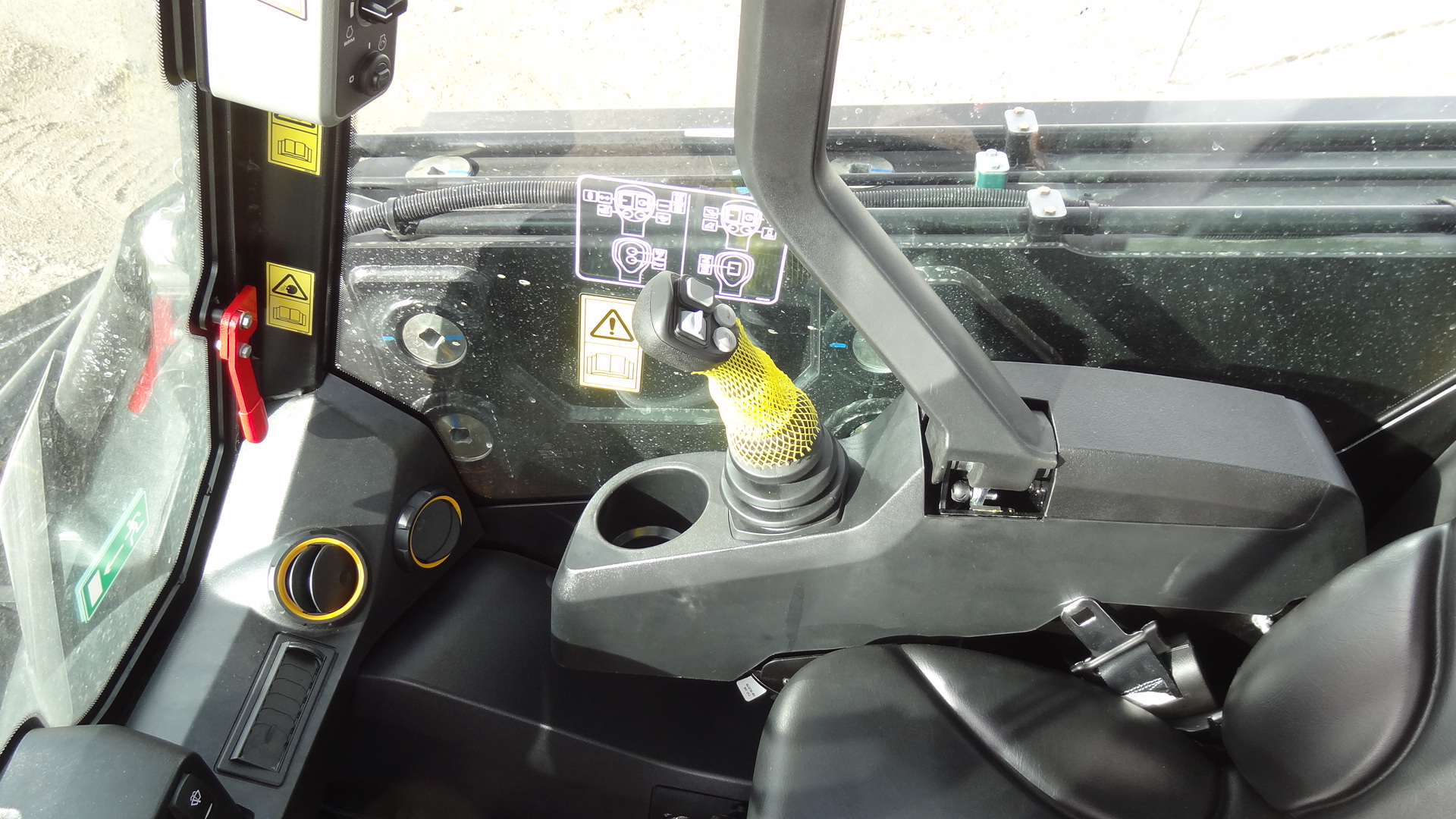 2026 JCB 3TS-8T Skid Steer/Excavator